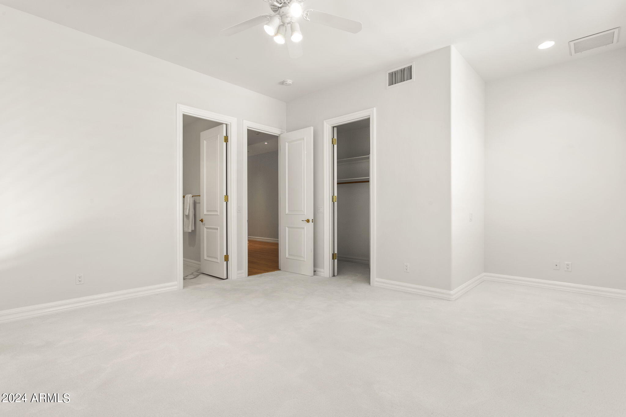 La Place, Unit 1 - Residential