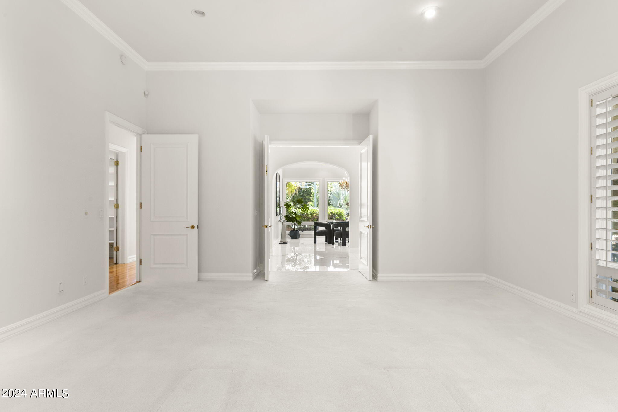 La Place, Unit 1 - Residential