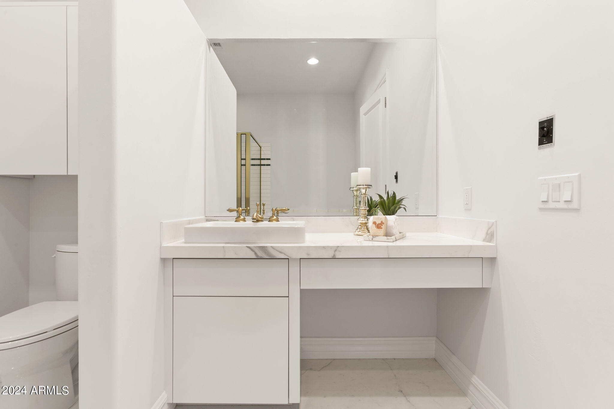La Place, Unit 1 - Residential