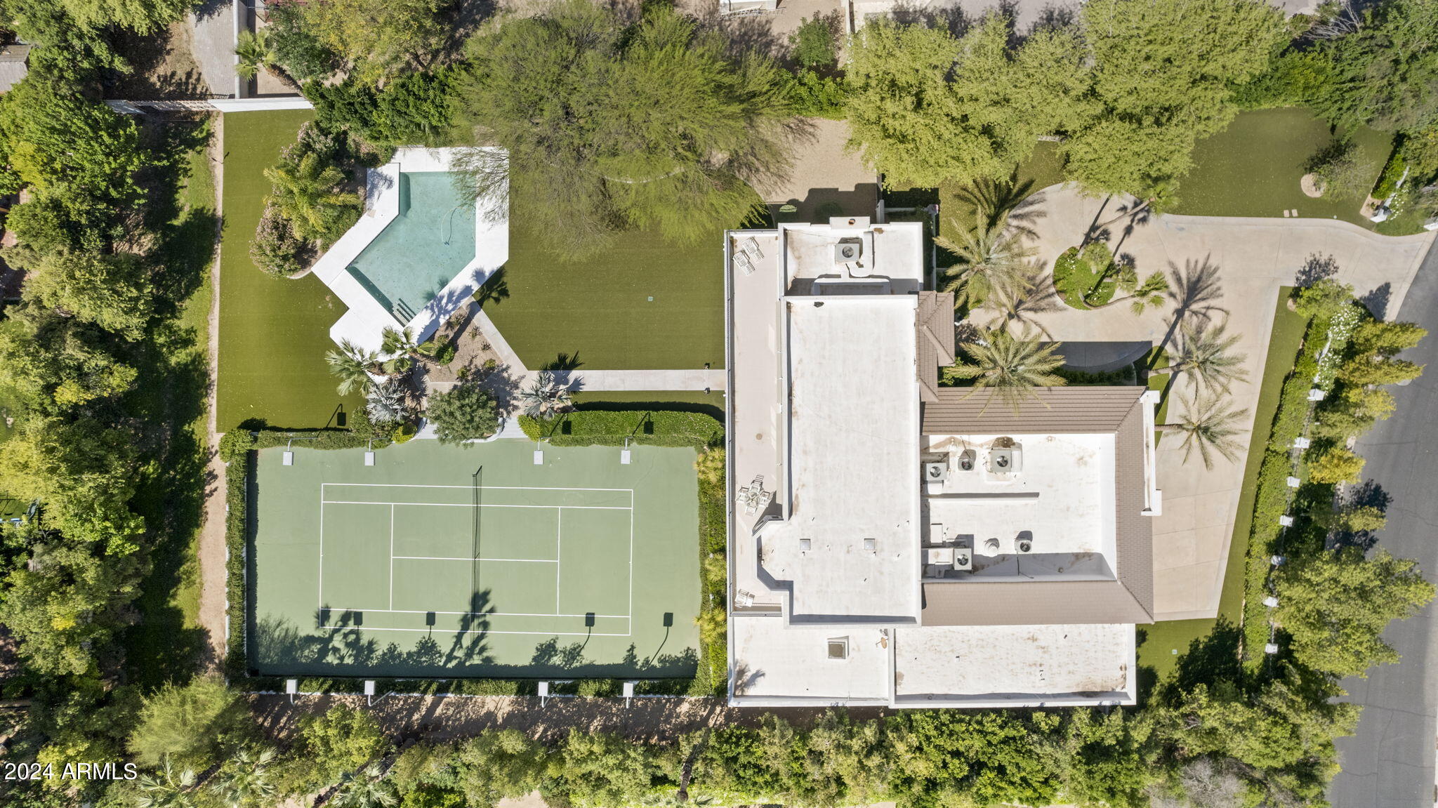 La Place, Unit 1 - Residential
