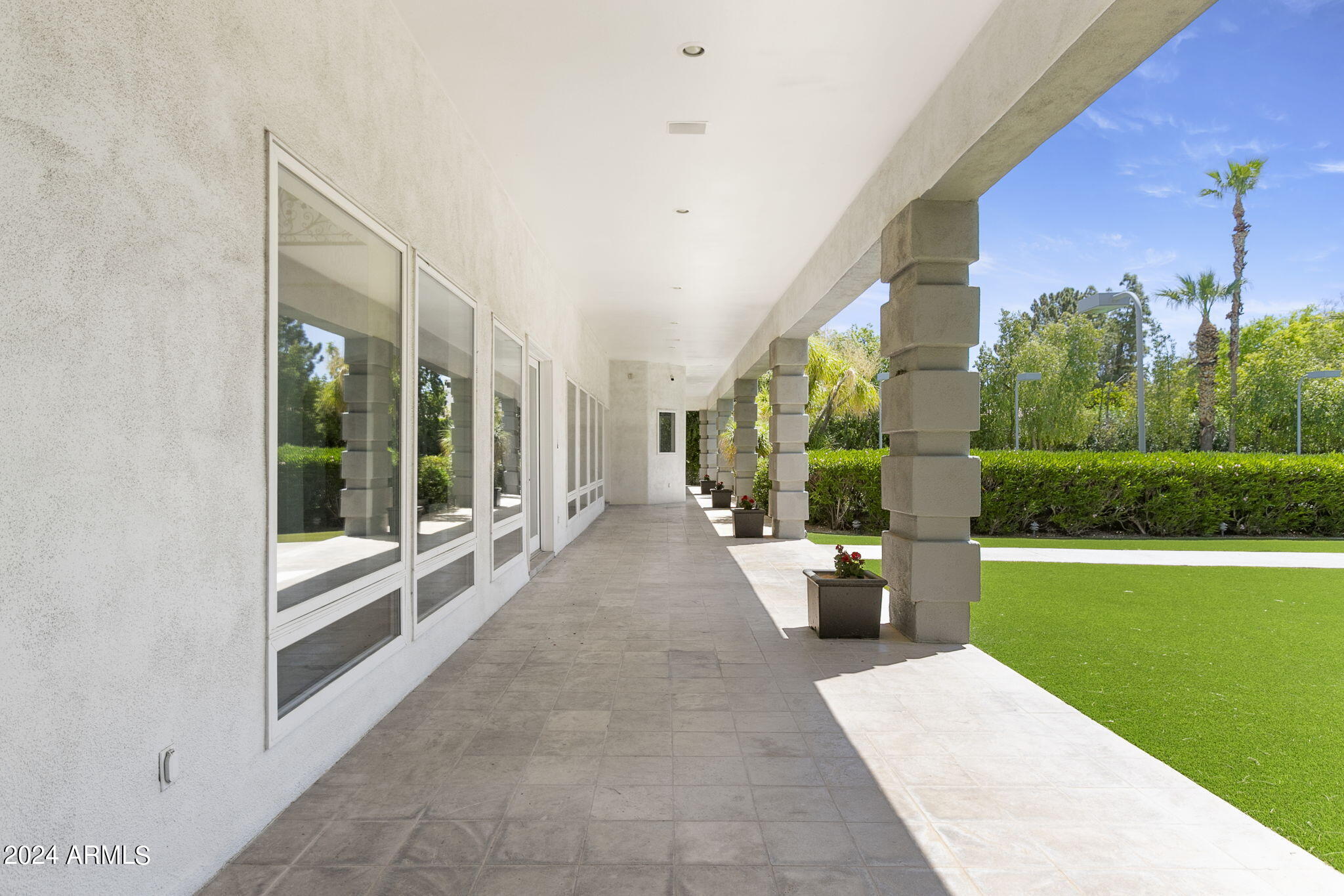 La Place, Unit 1 - Residential