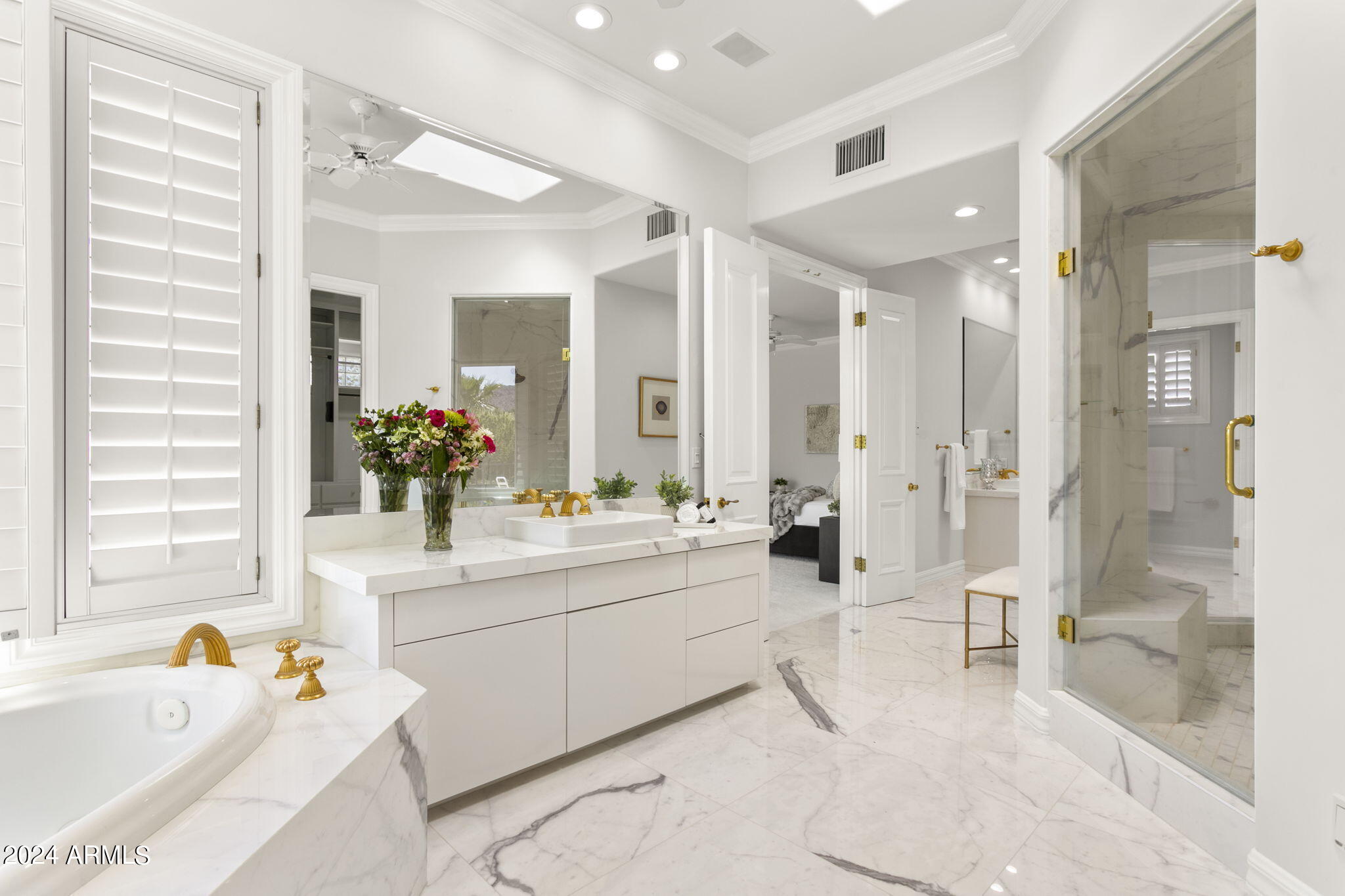 La Place, Unit 1 - Residential