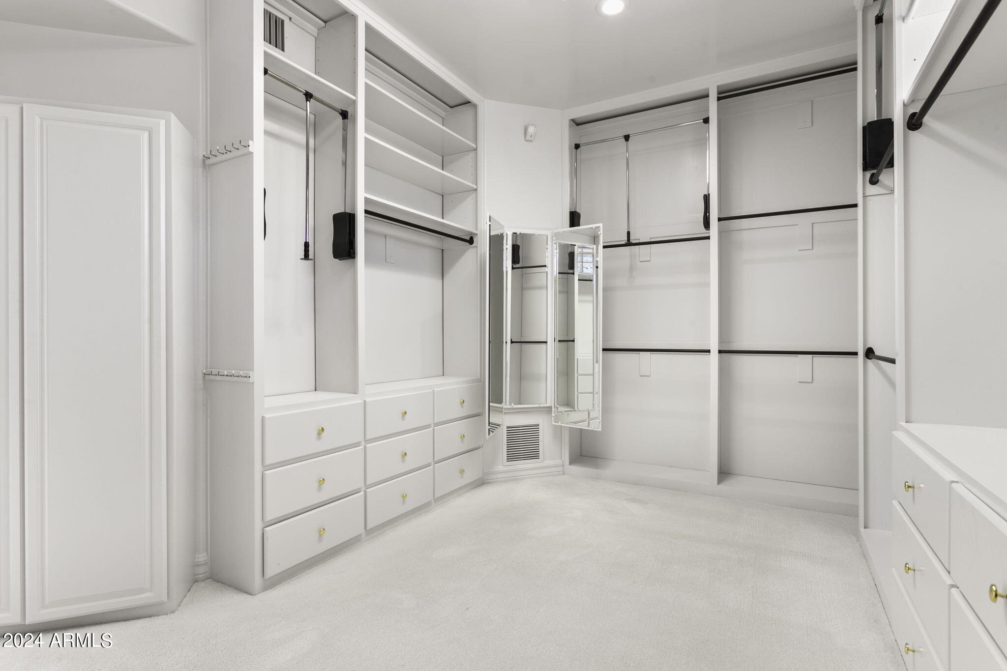 La Place, Unit 1 - Residential