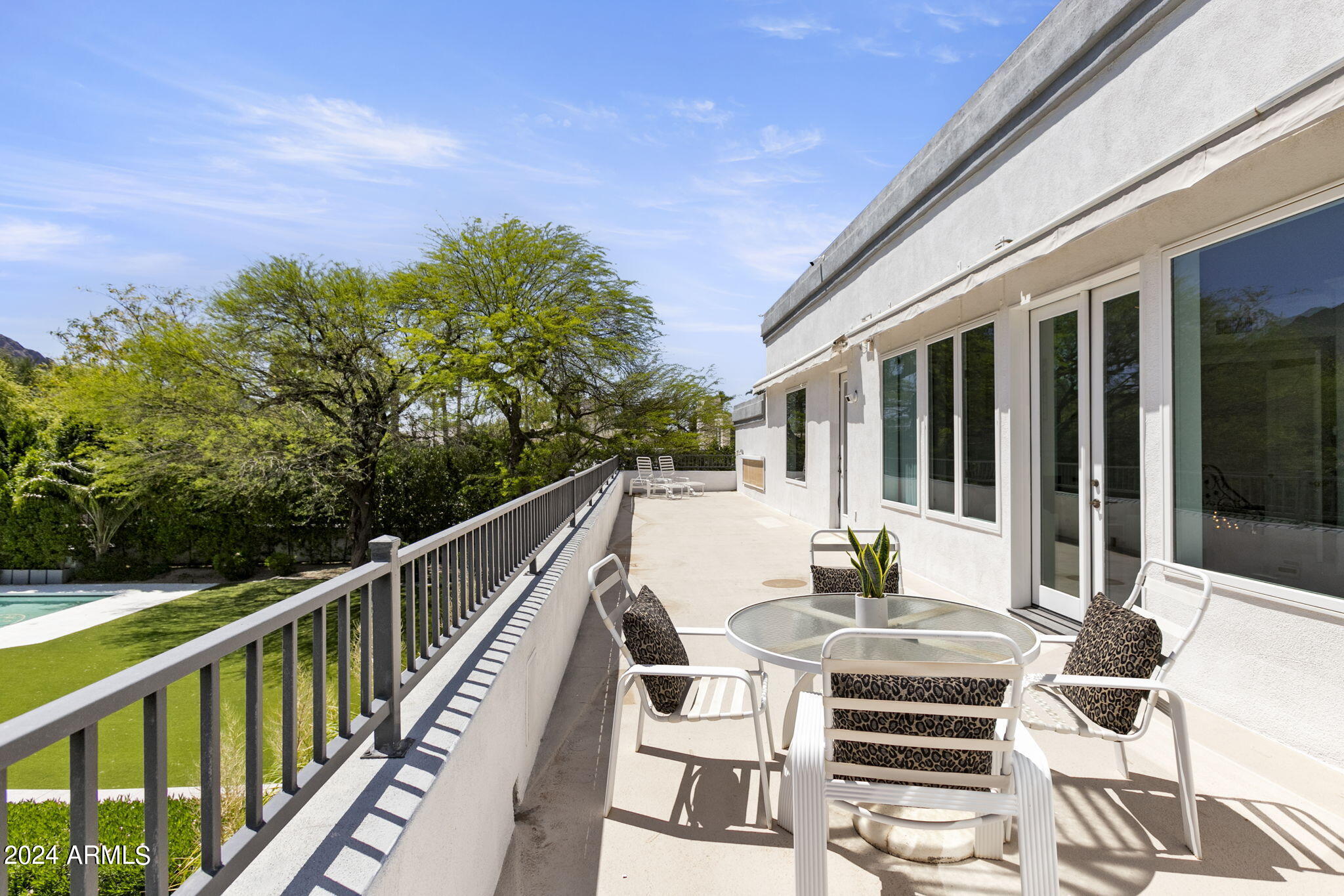 La Place, Unit 1 - Residential