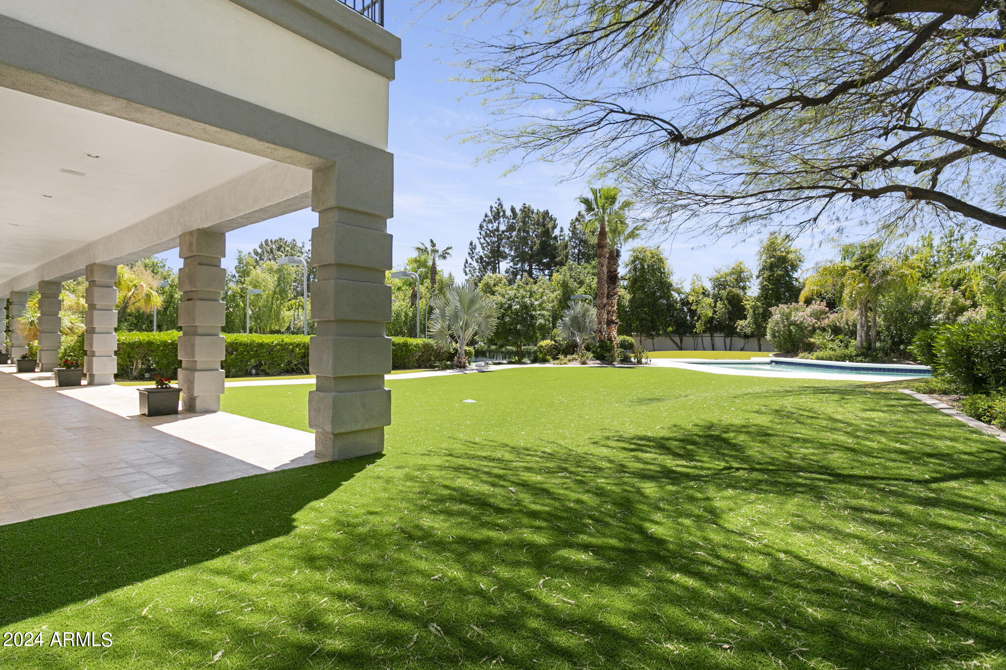 La Place, Unit 1 - Residential