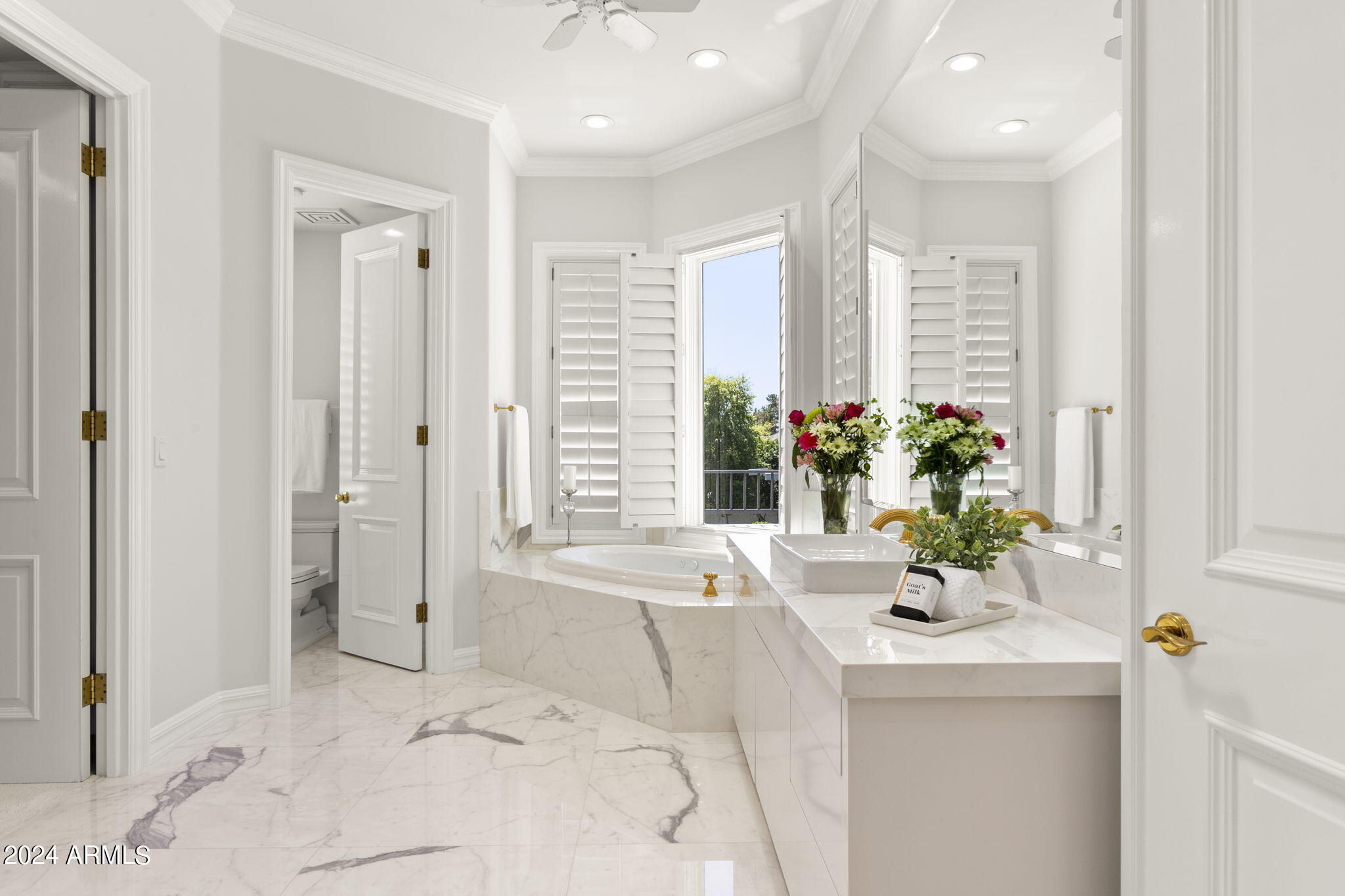 La Place, Unit 1 - Residential