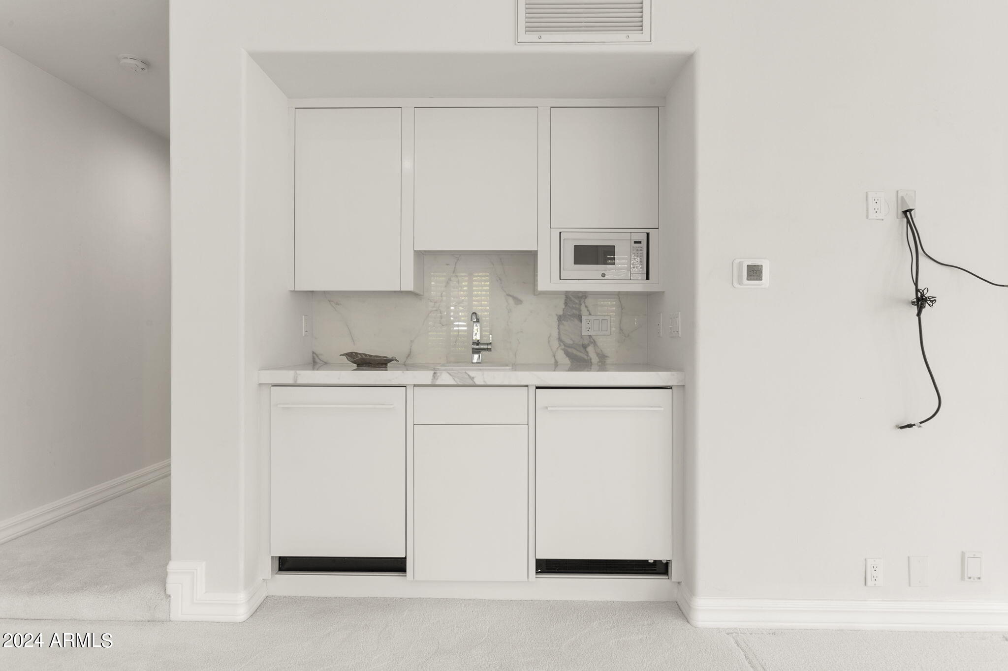 La Place, Unit 1 - Residential