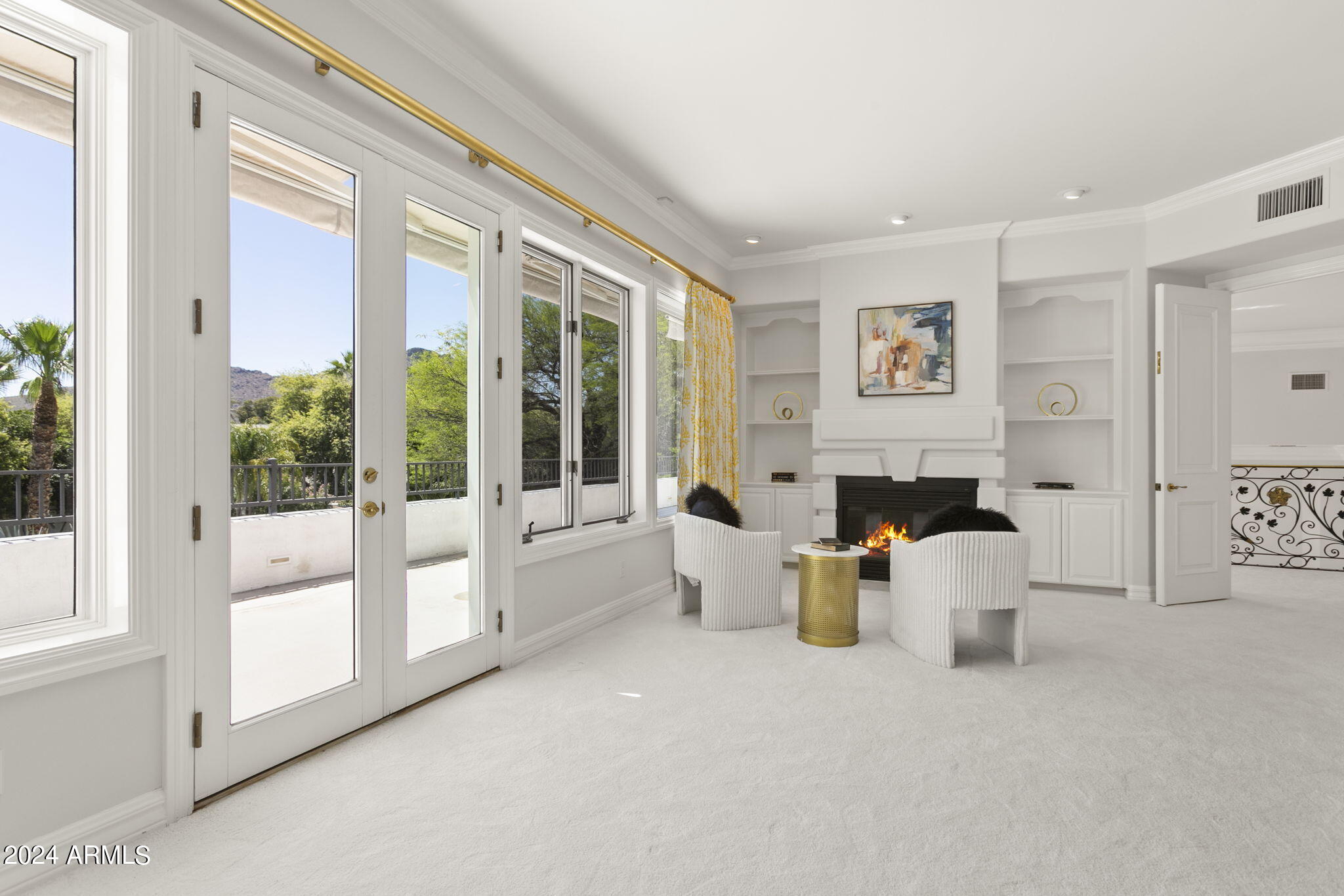 La Place, Unit 1 - Residential