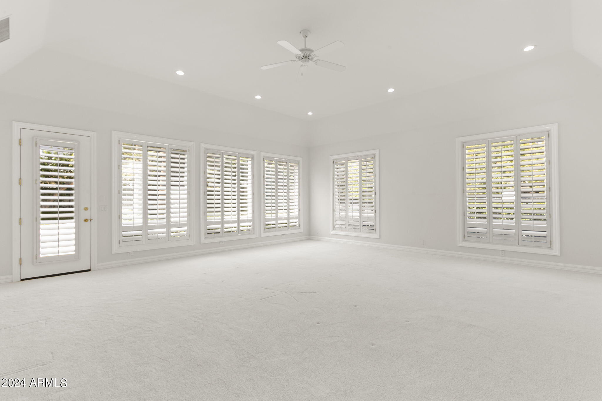La Place, Unit 1 - Residential