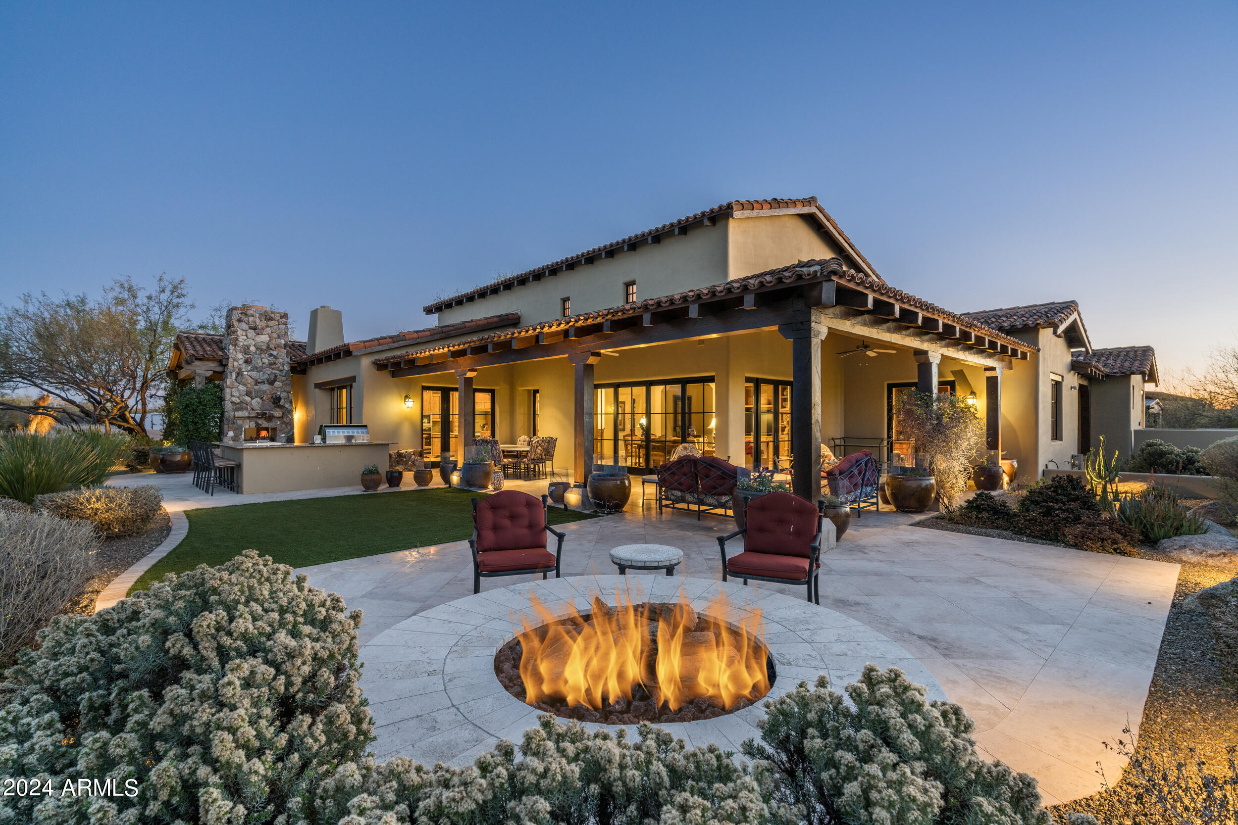 WHISPER ROCK - Residential