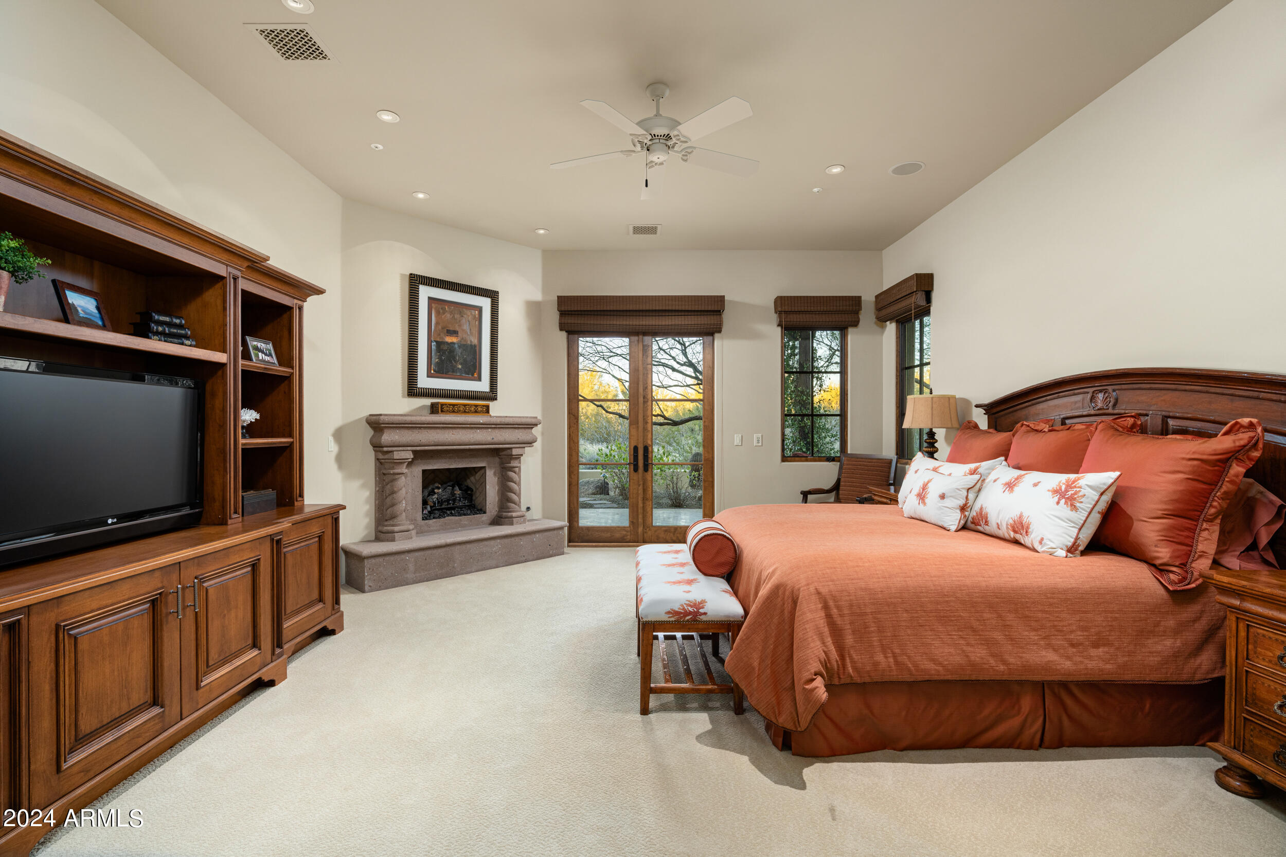 WHISPER ROCK - Residential
