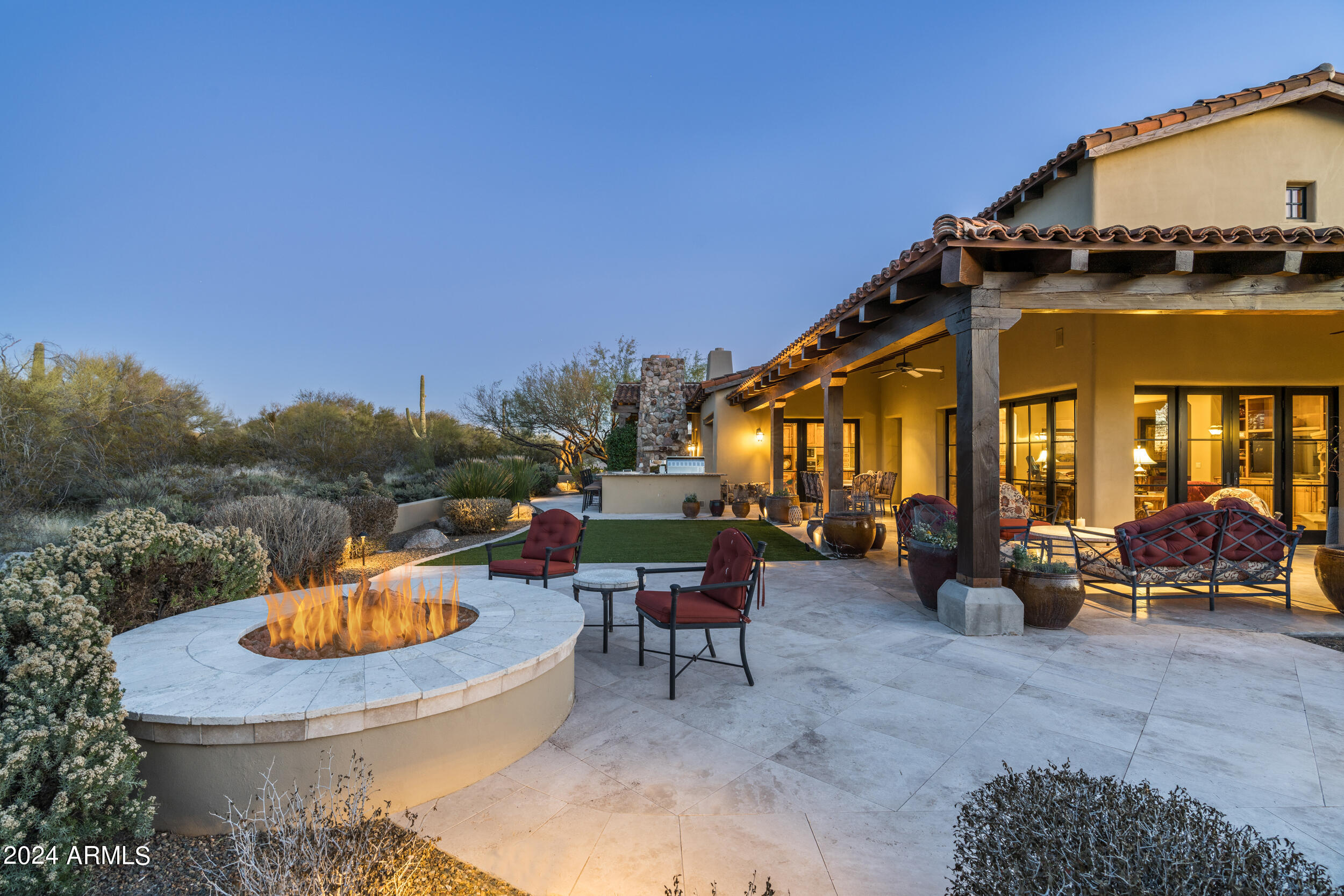 WHISPER ROCK - Residential