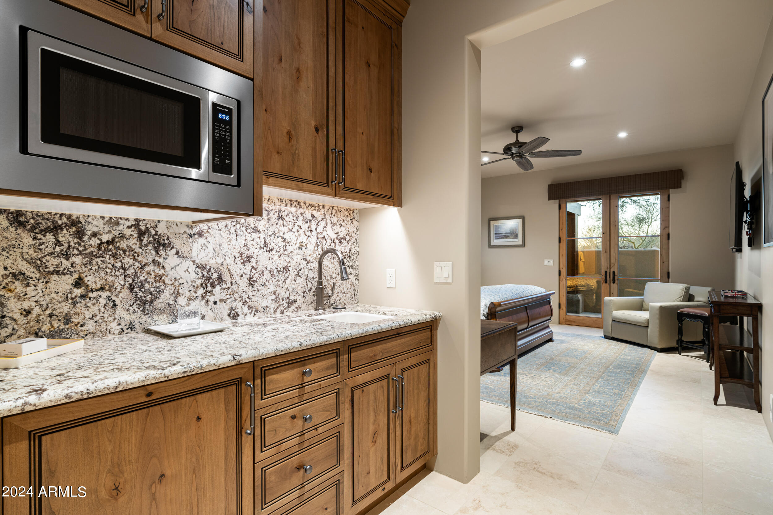 WHISPER ROCK - Residential