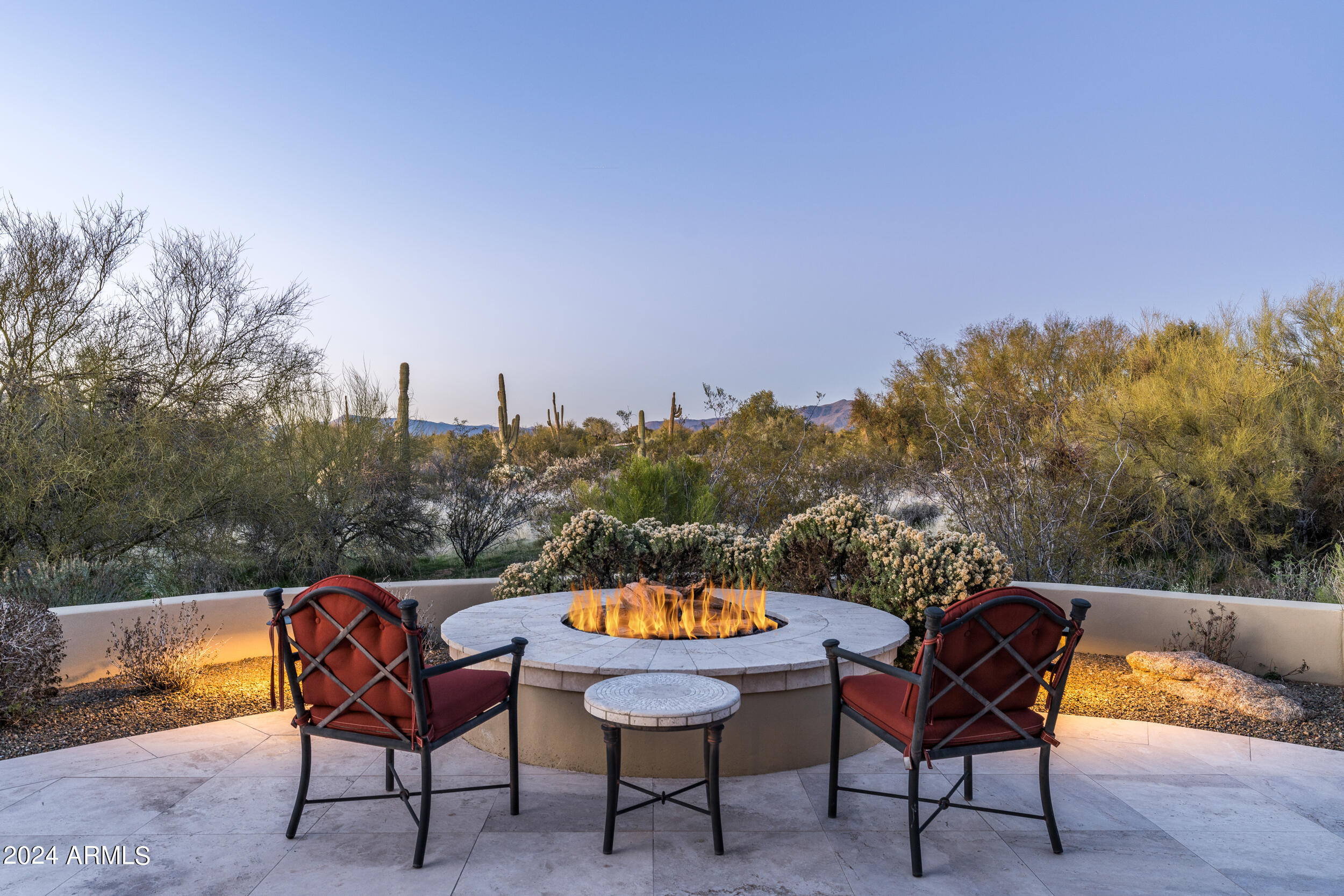WHISPER ROCK - Residential