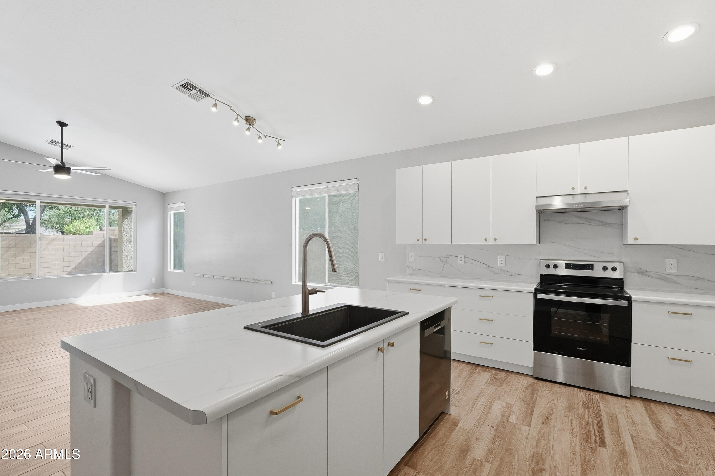 VILLAGES AT QUEEN CREEK - Residential