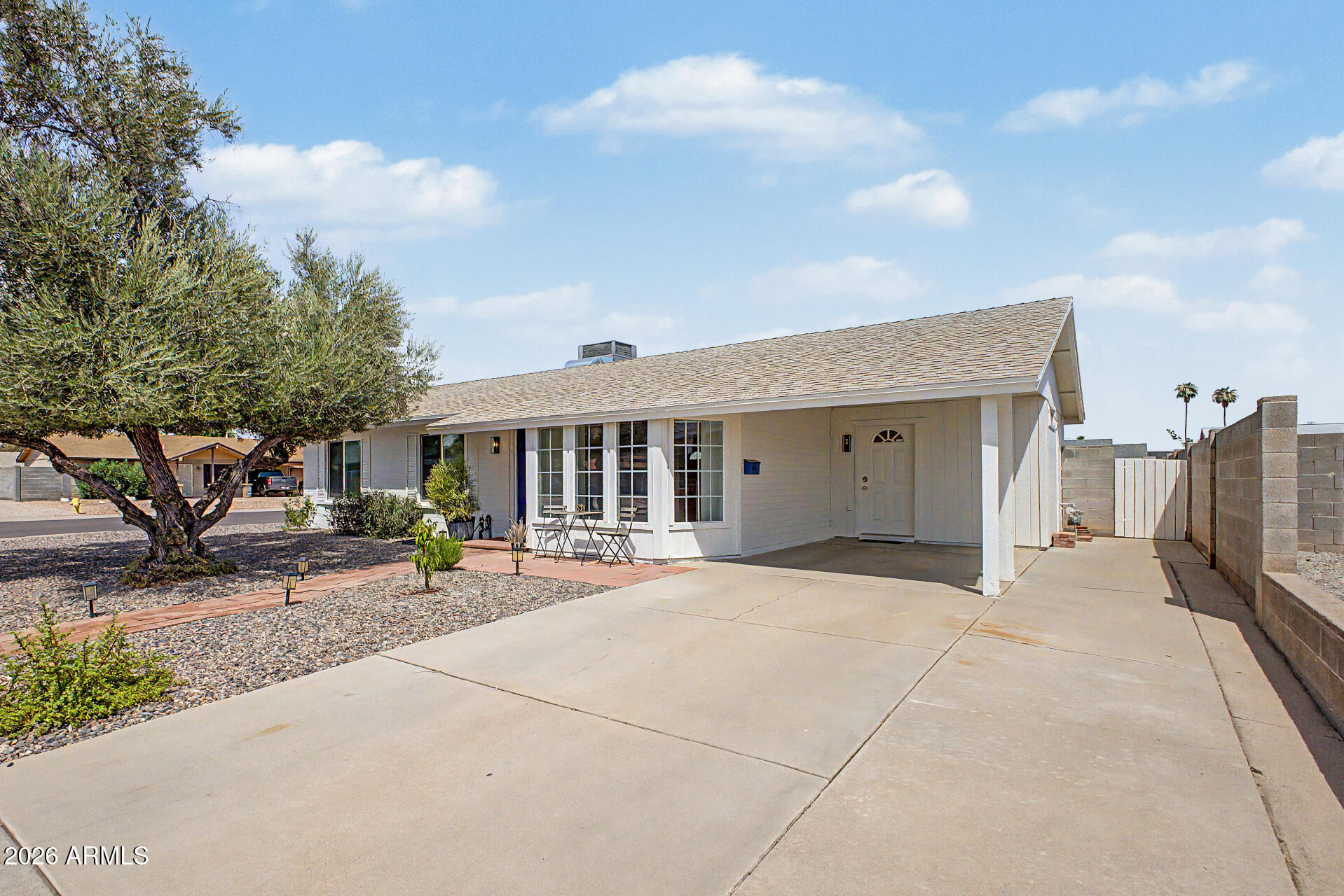 UNIVERSITY ROYAL - Residential