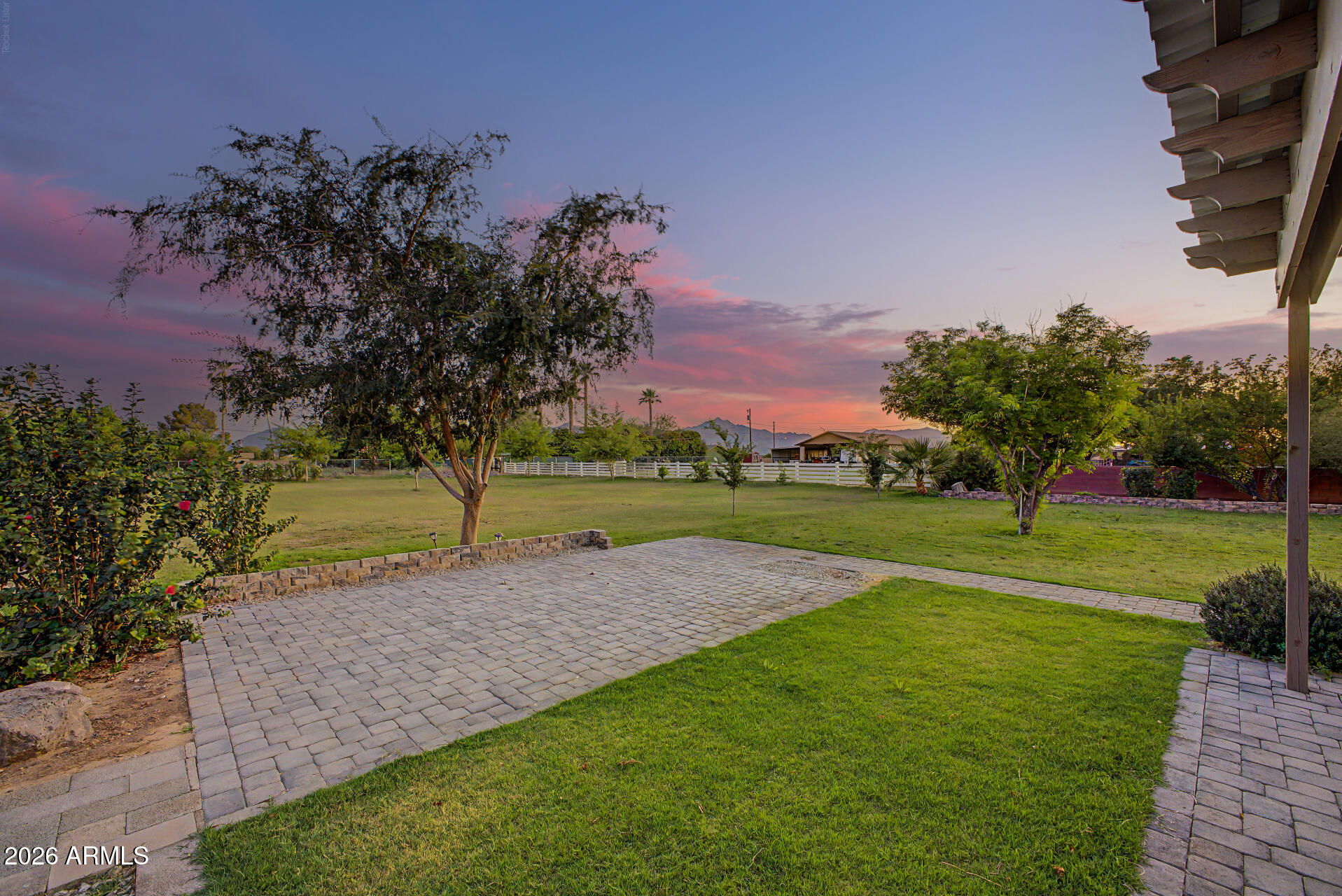 LA SONDRA - Residential
