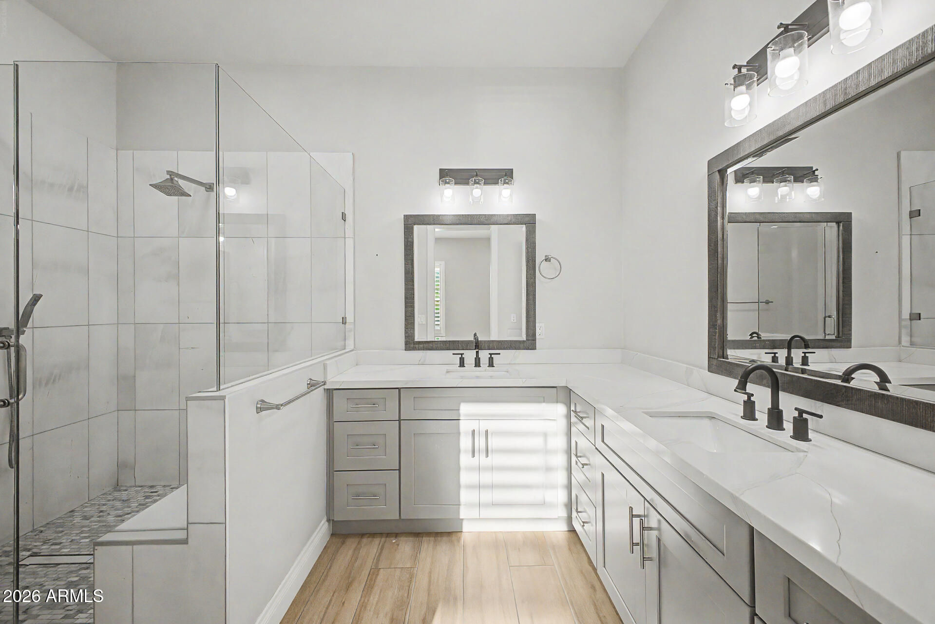 LA SONDRA - Residential