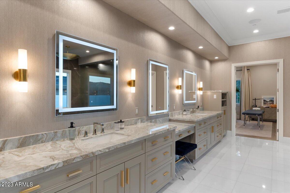 CAMELBACK LANDS - Residential