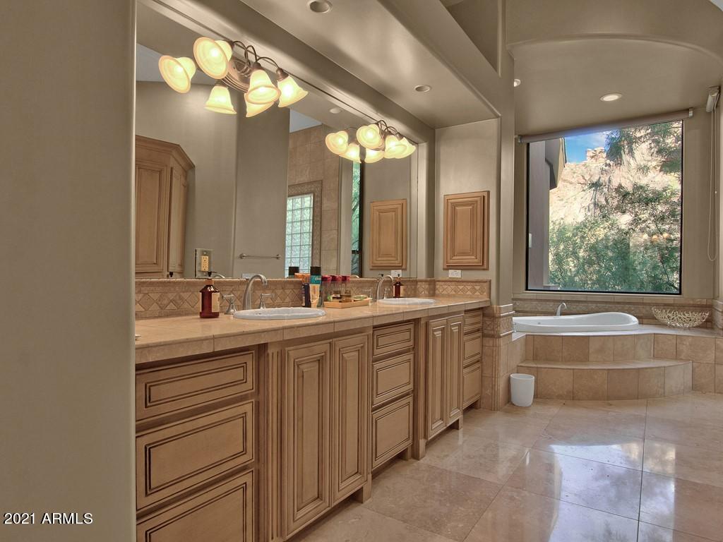 CAMELBACK HEIGHTS - Residential