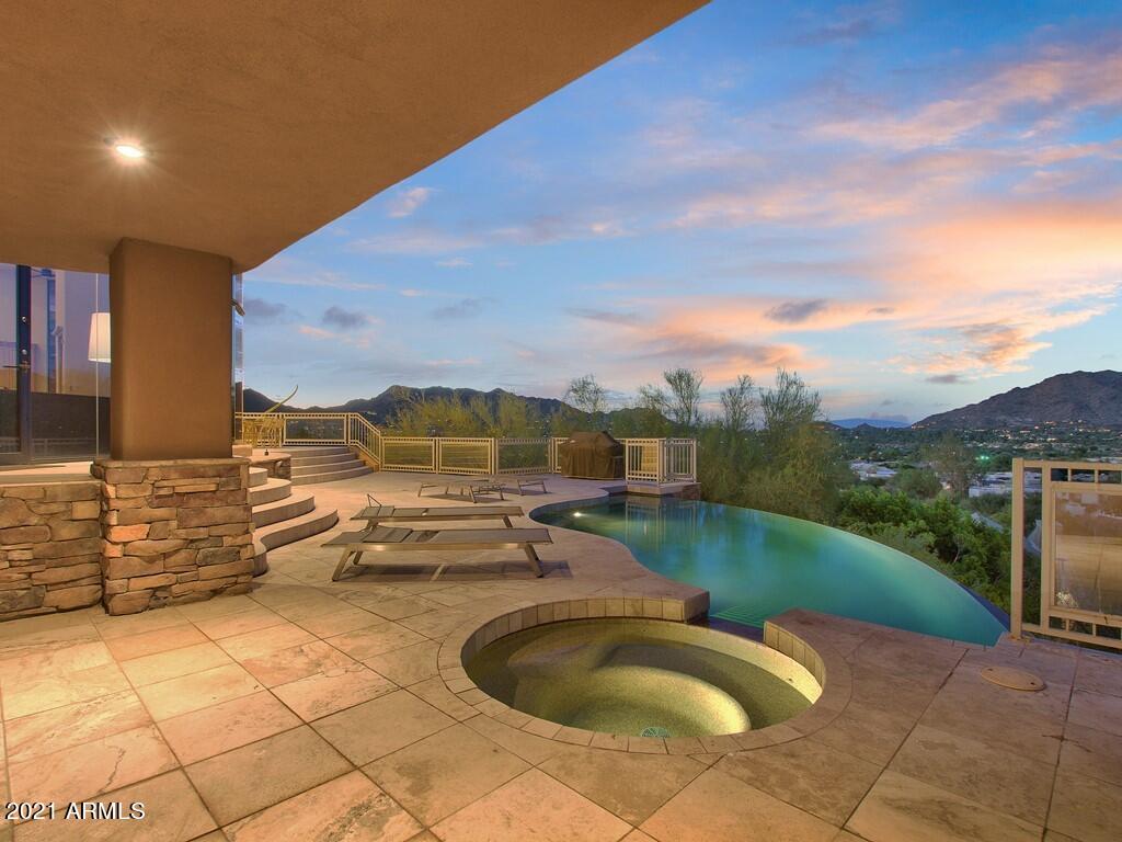 CAMELBACK HEIGHTS - Residential