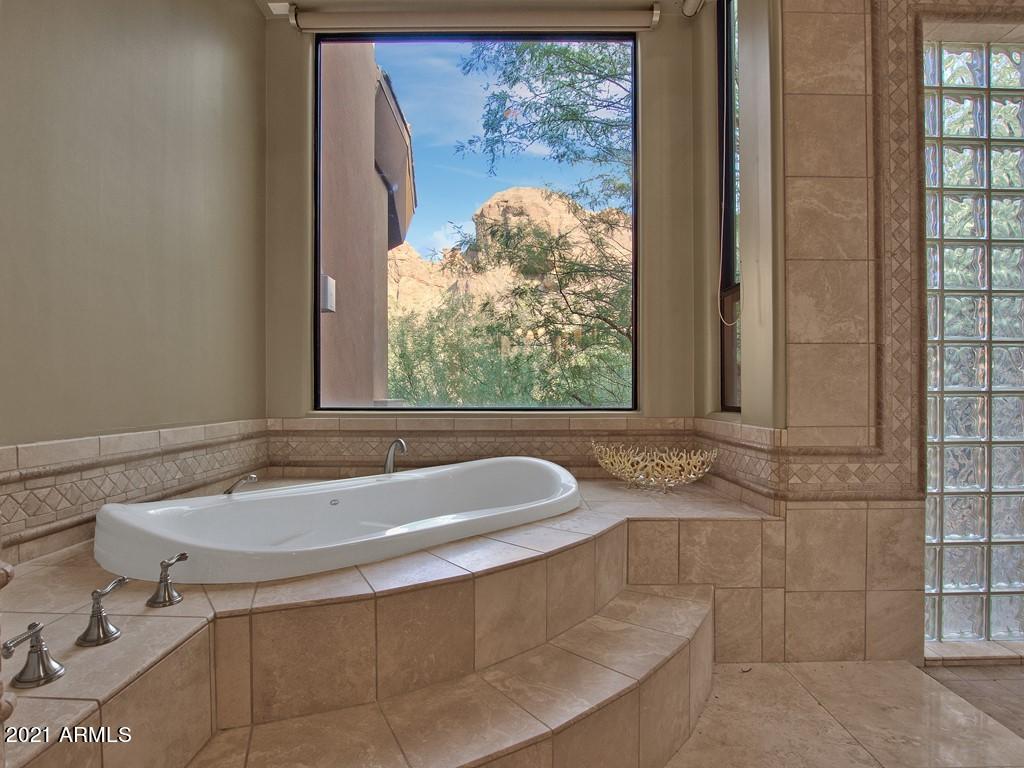 CAMELBACK HEIGHTS - Residential
