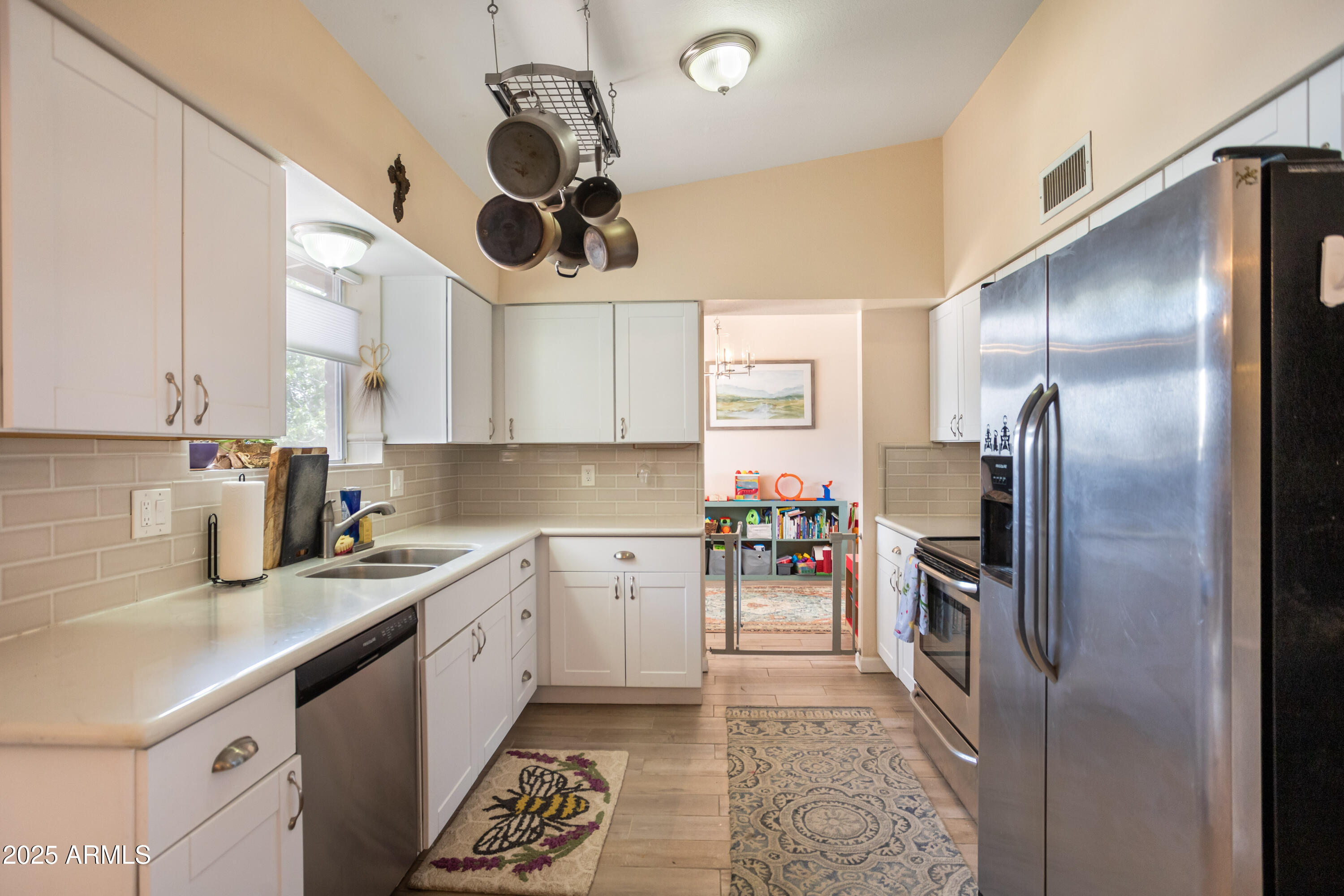 TOWN & COUNTRY ESTATES 12 - Residential