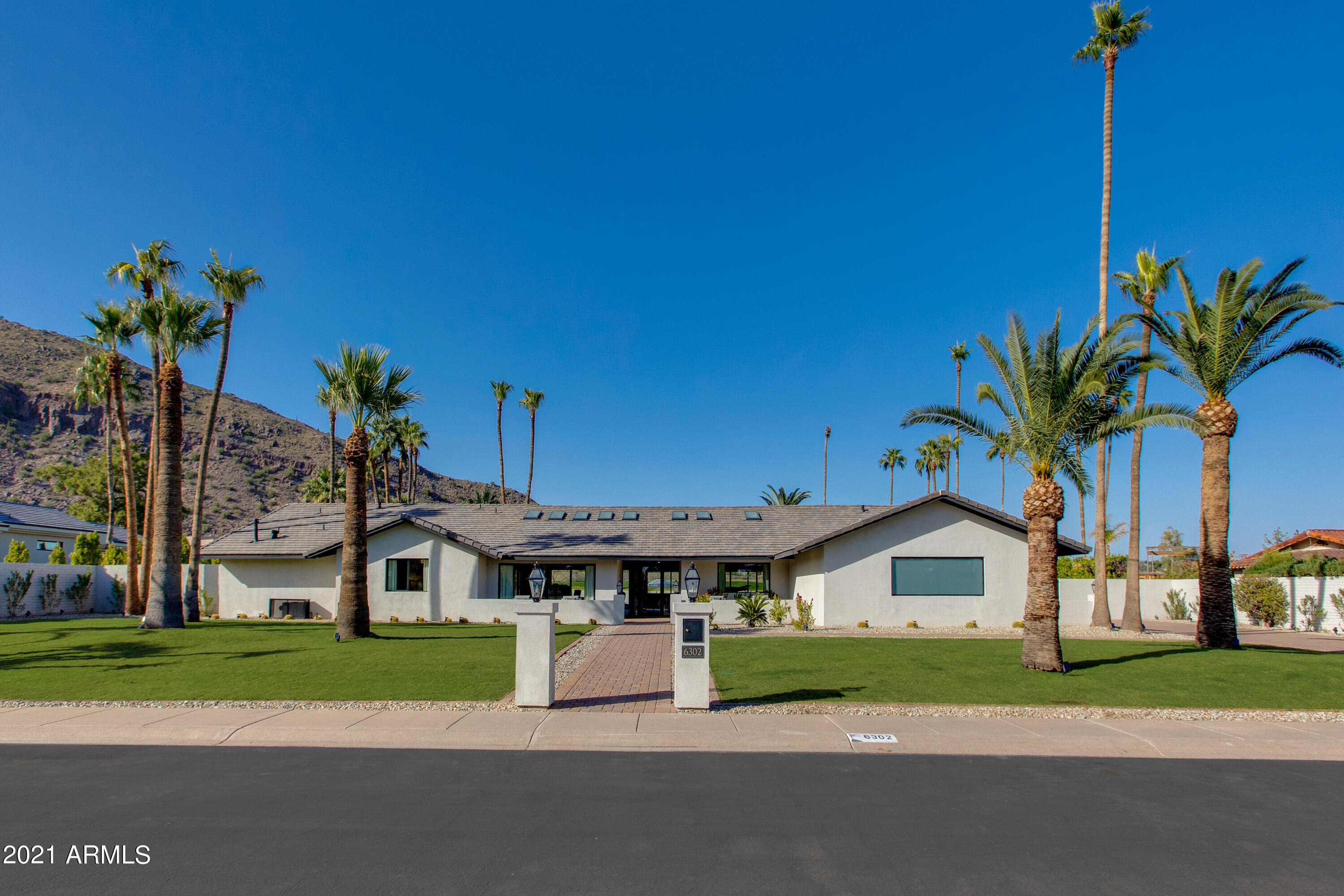 CAMELBACK EAST - Residential