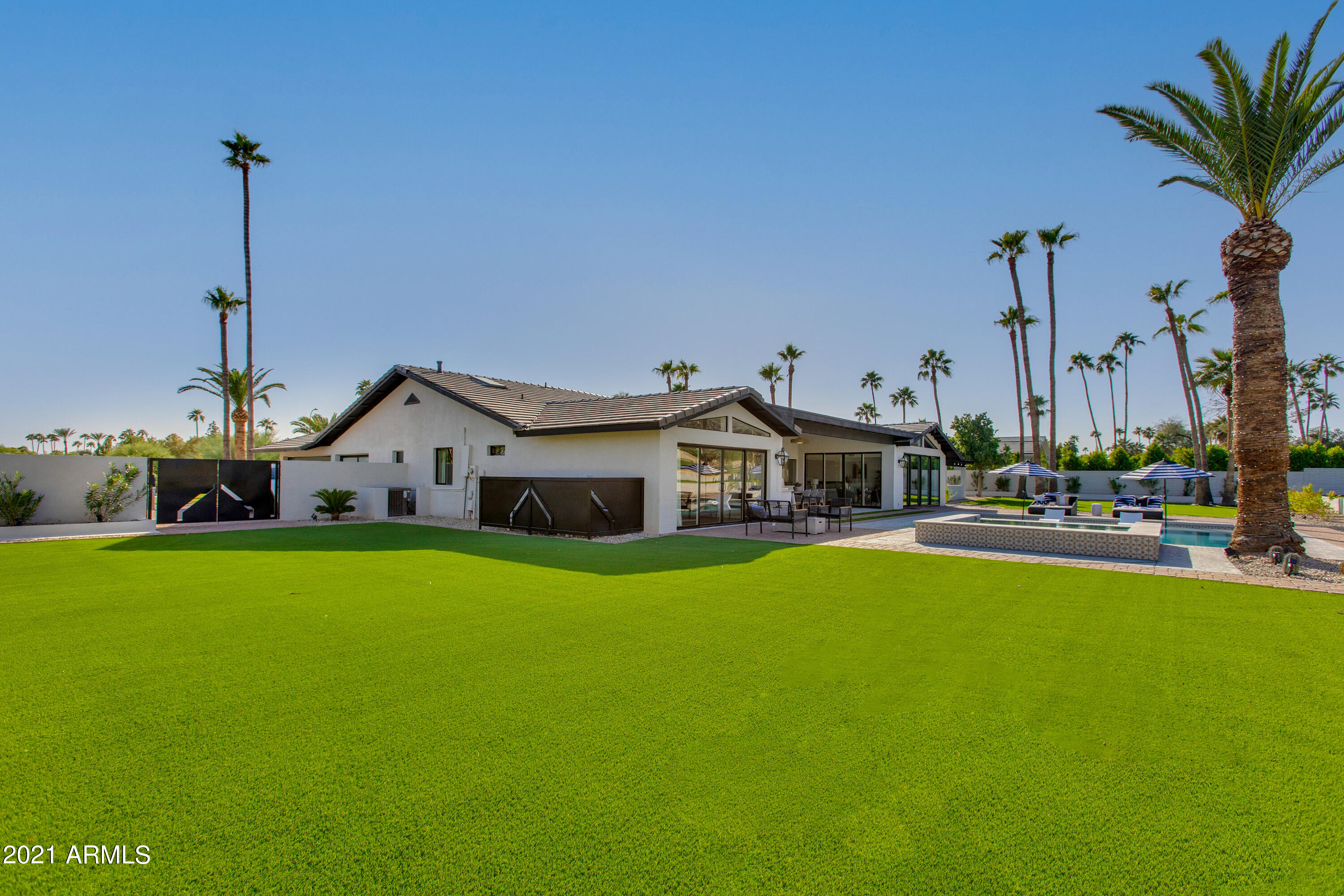 CAMELBACK EAST - Residential