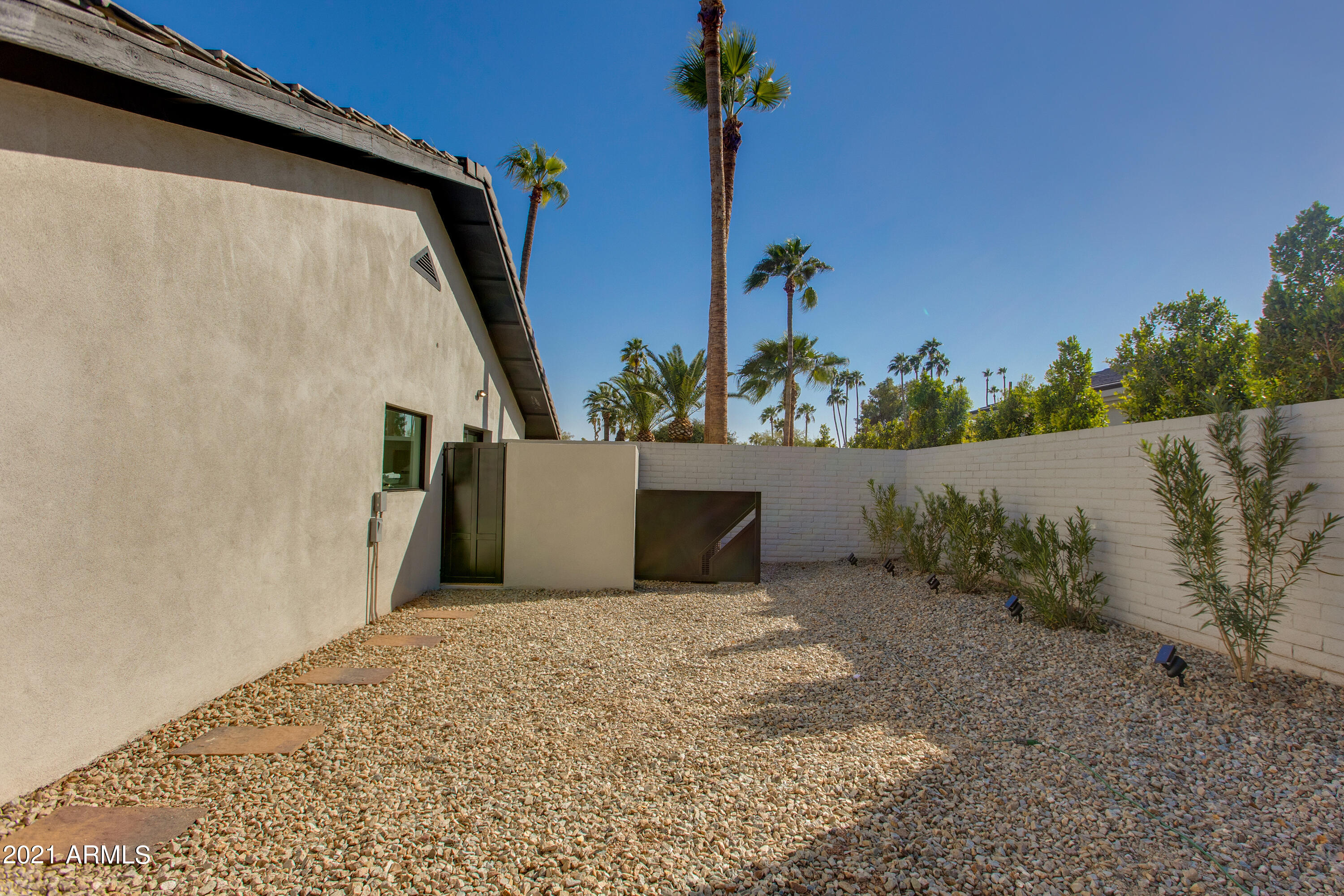 CAMELBACK EAST - Residential