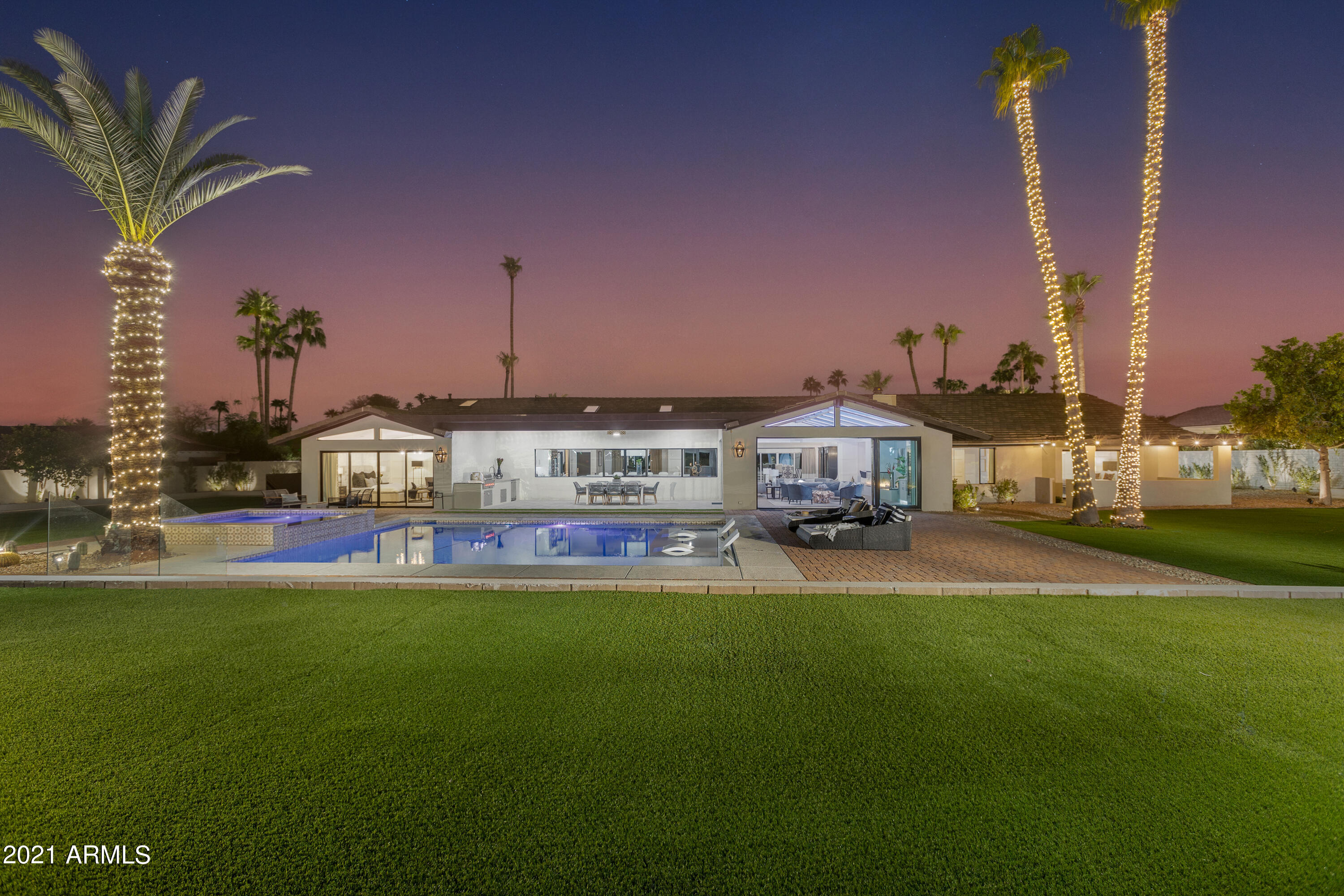 CAMELBACK EAST - Residential