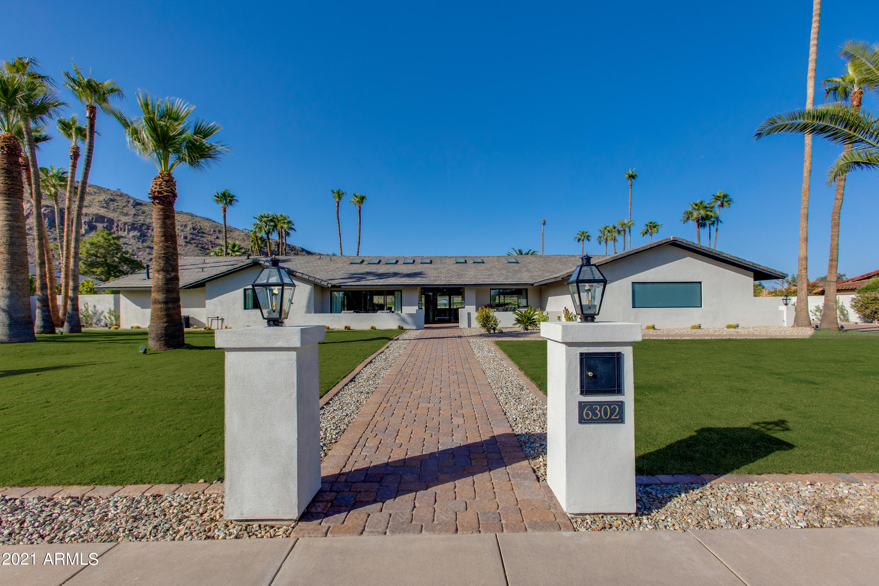 CAMELBACK EAST - Residential