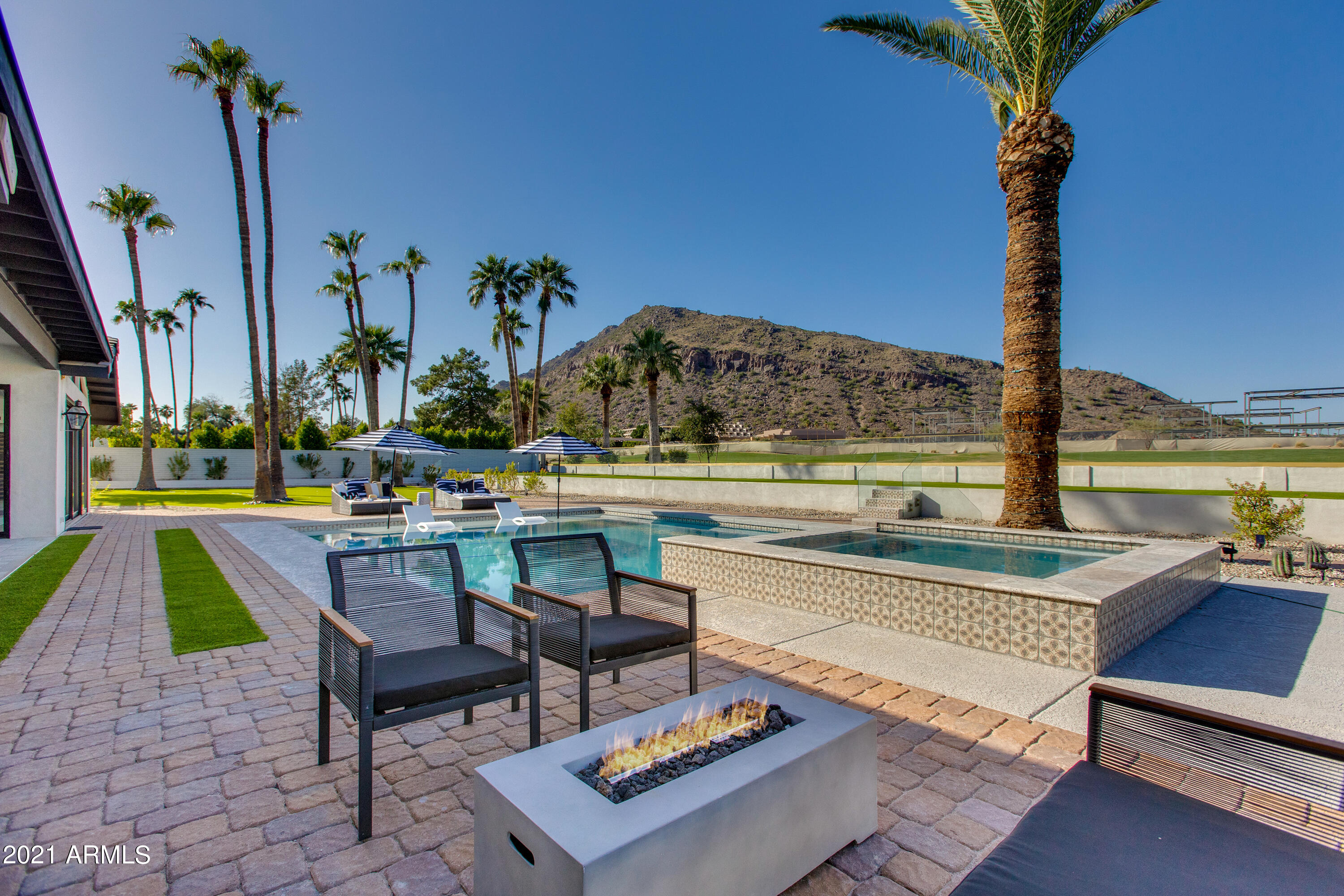 CAMELBACK EAST - Residential