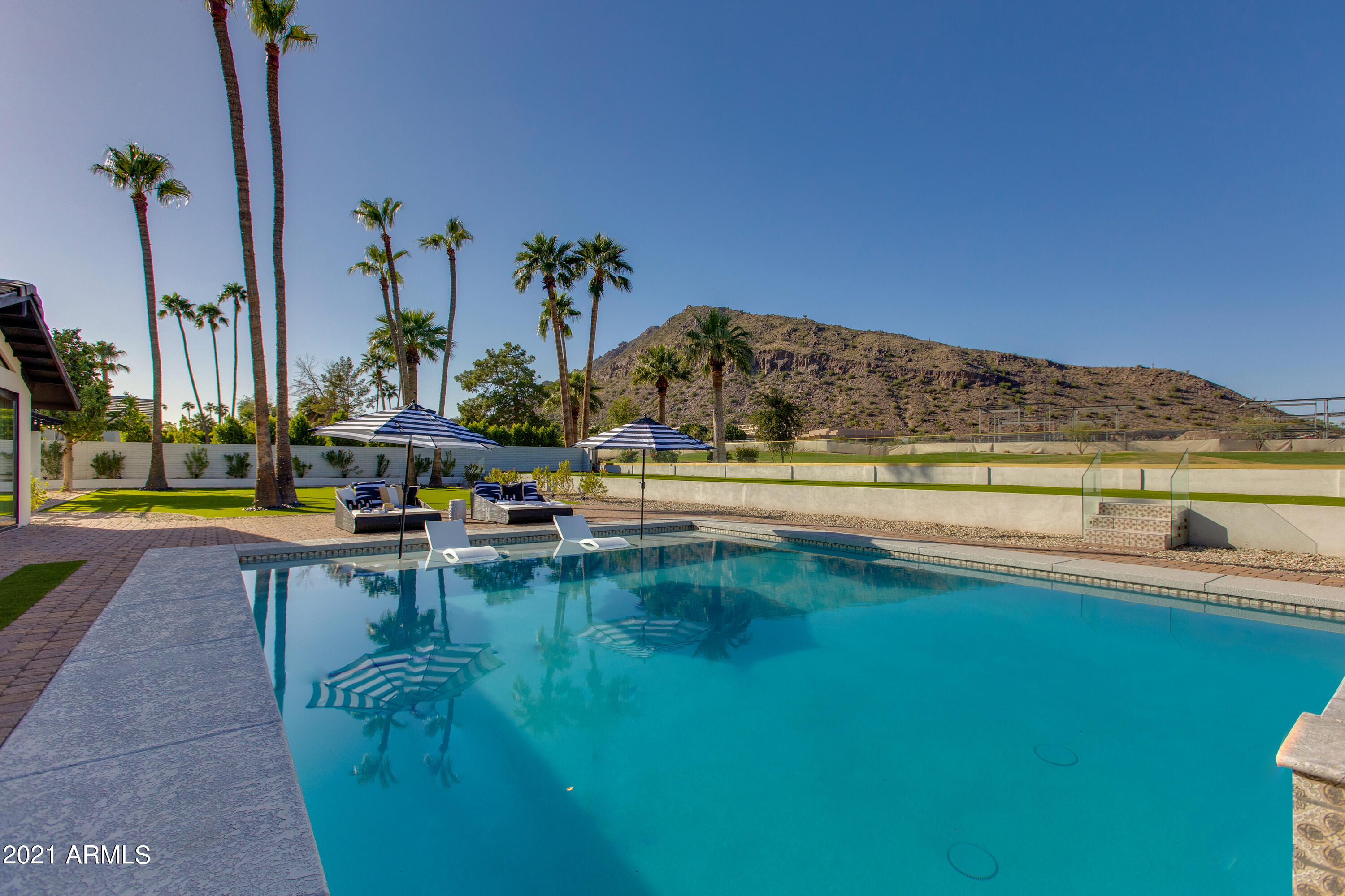 CAMELBACK EAST - Residential