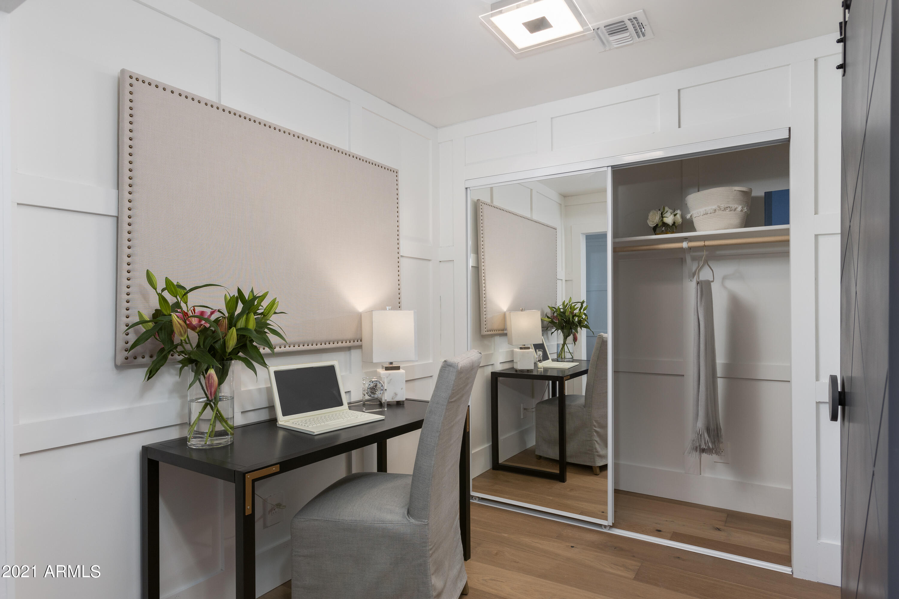 CAMELBACK EAST - Residential