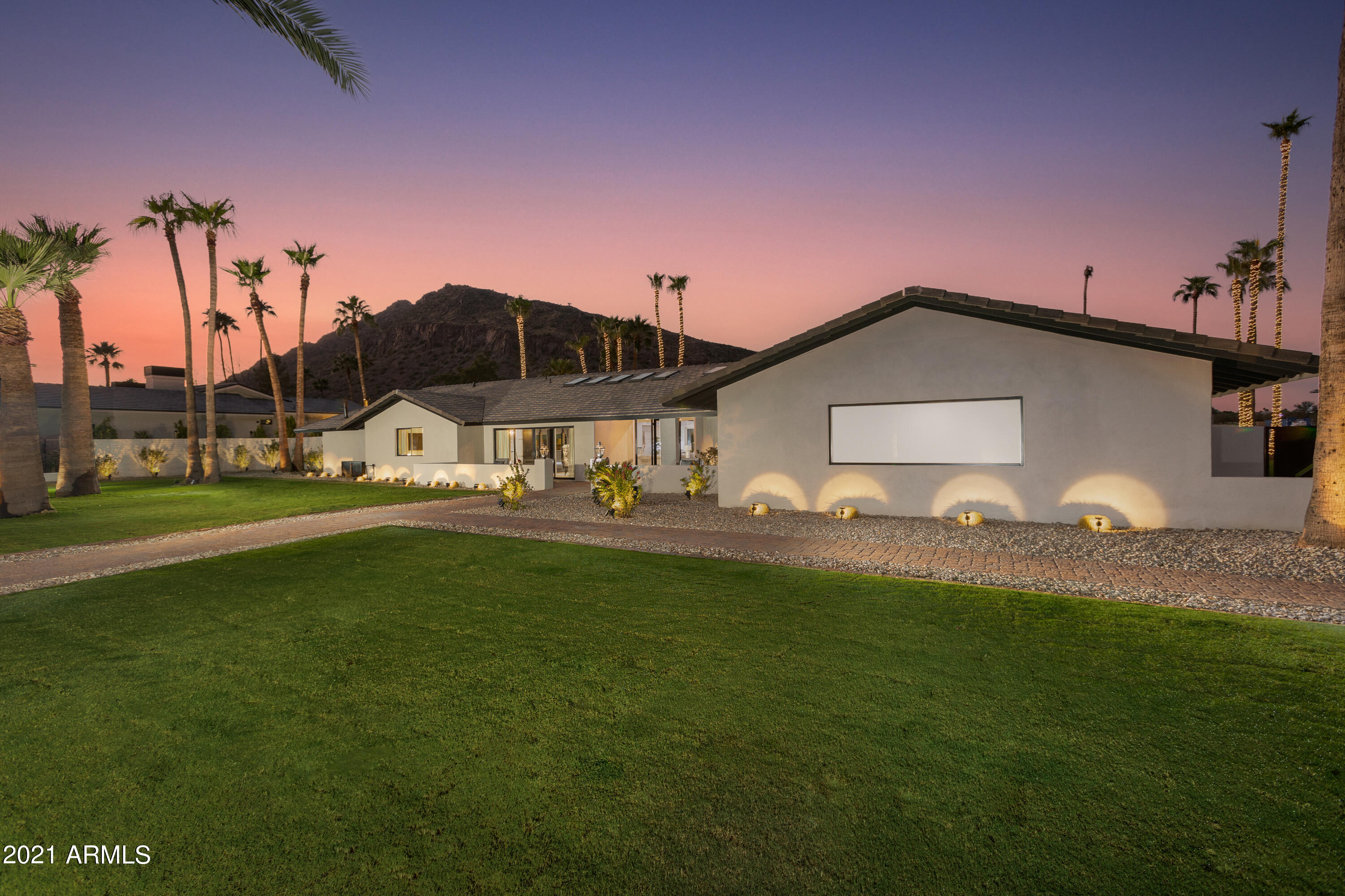 CAMELBACK EAST - Residential