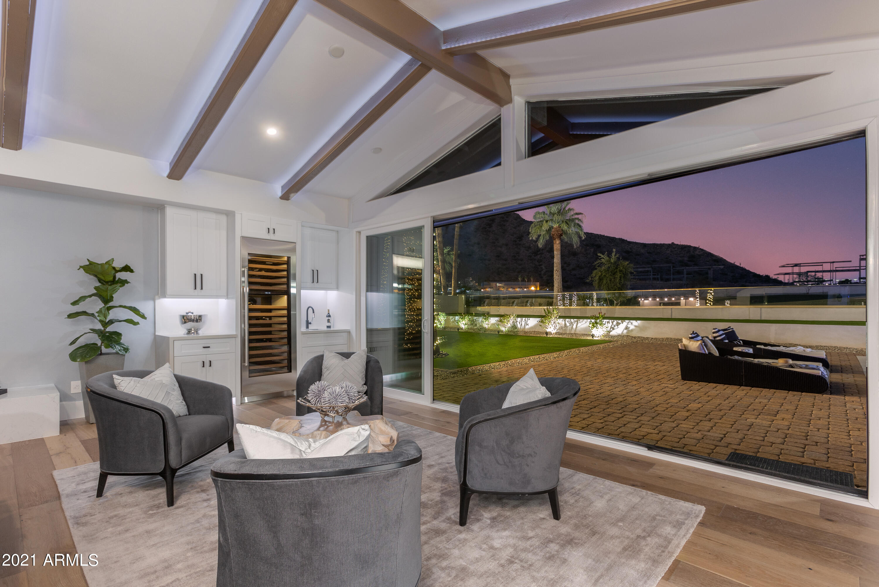 CAMELBACK EAST - Residential