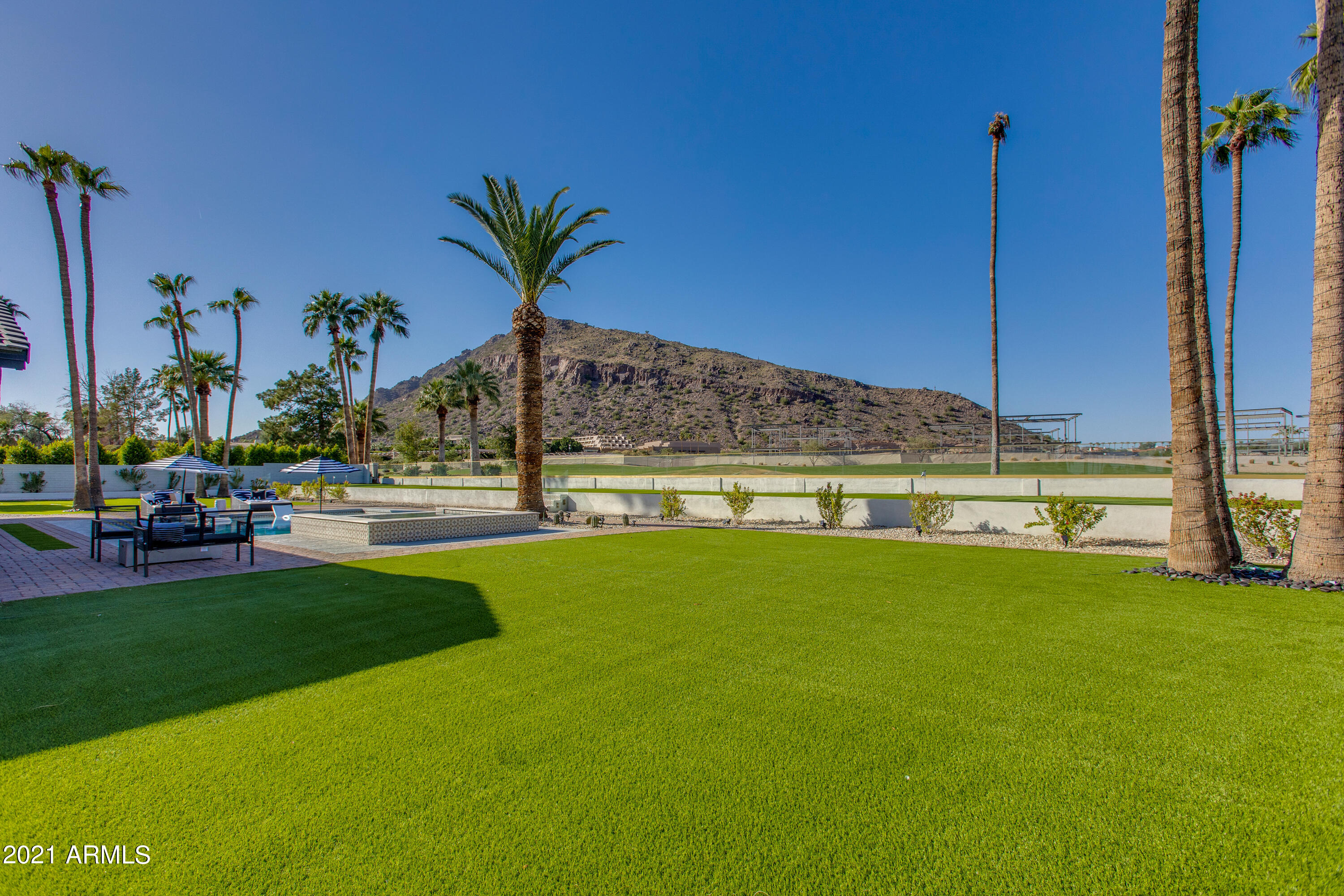 CAMELBACK EAST - Residential