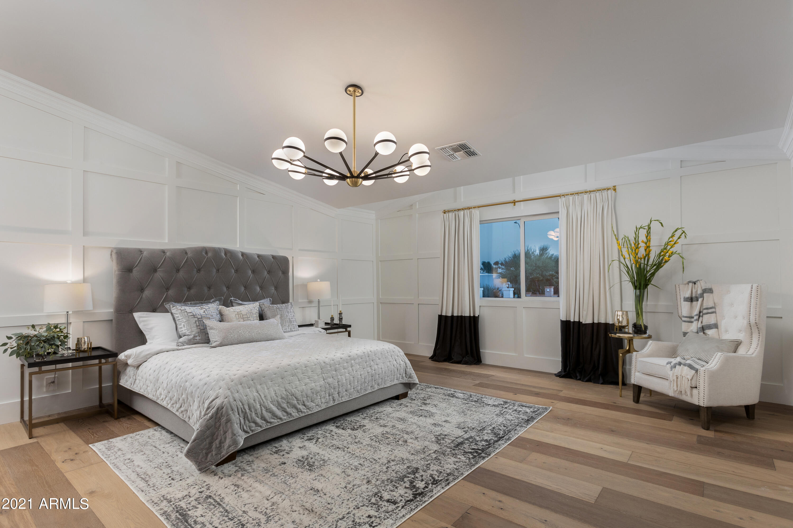 CAMELBACK EAST - Residential