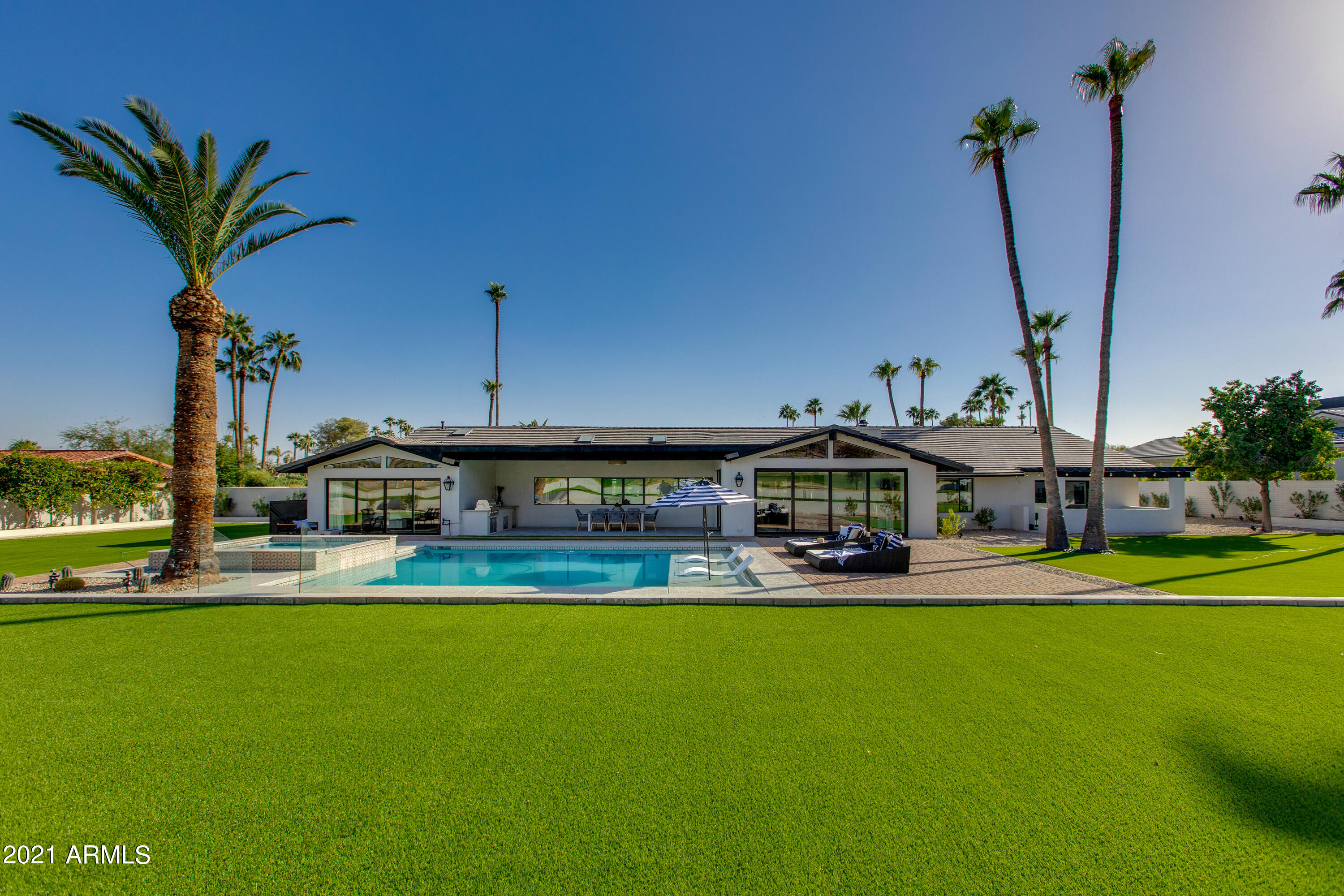 CAMELBACK EAST - Residential