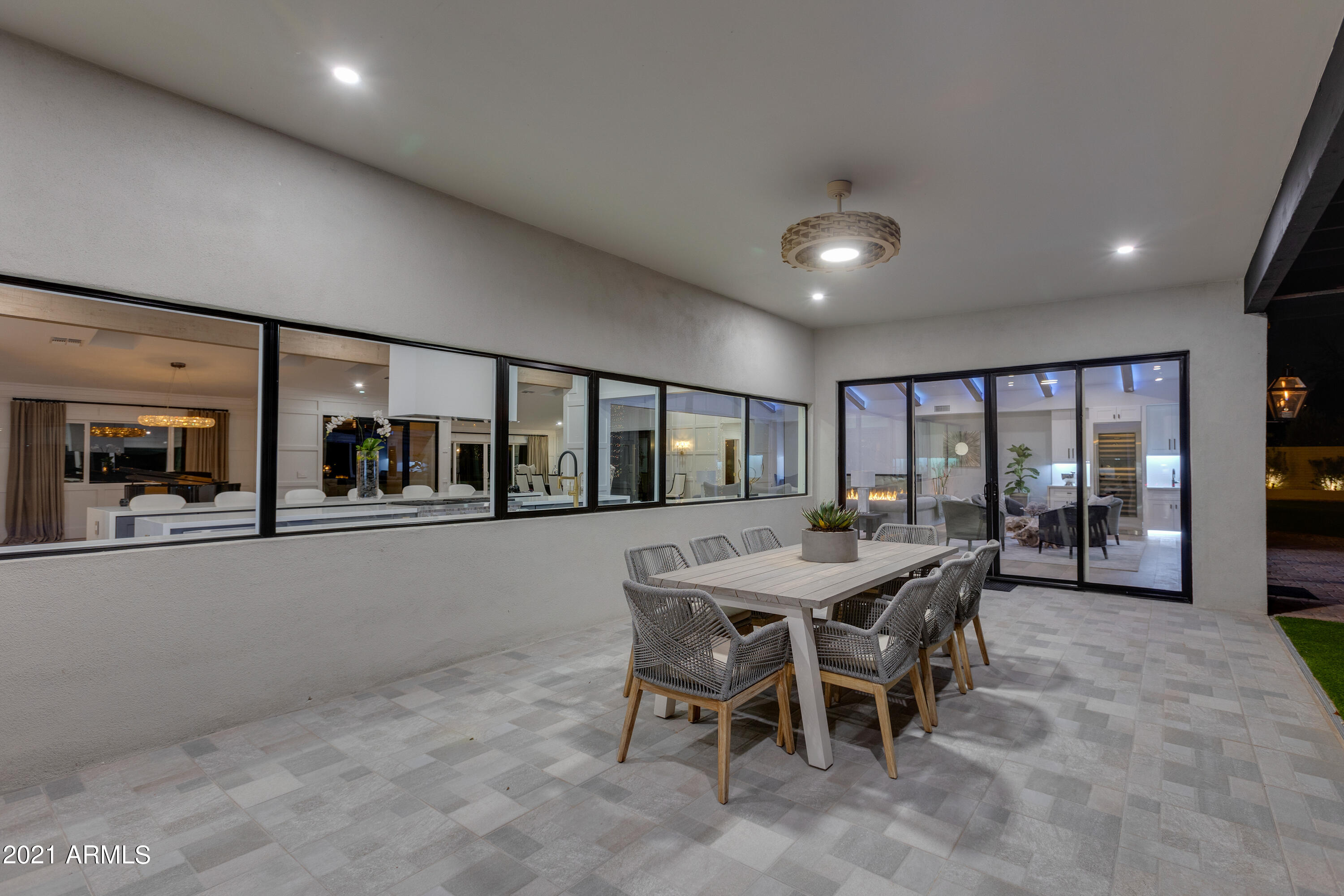 CAMELBACK EAST - Residential