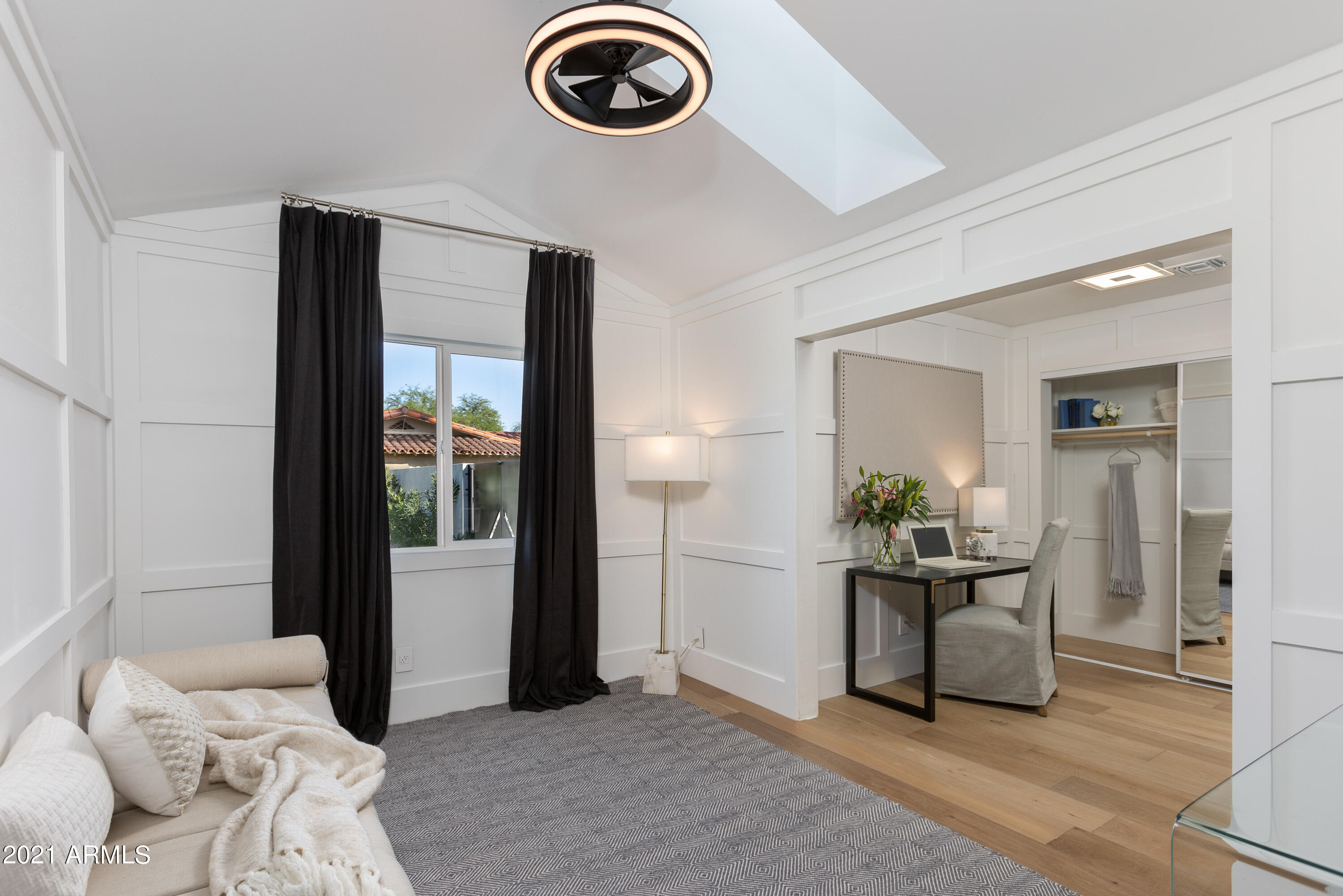 CAMELBACK EAST - Residential