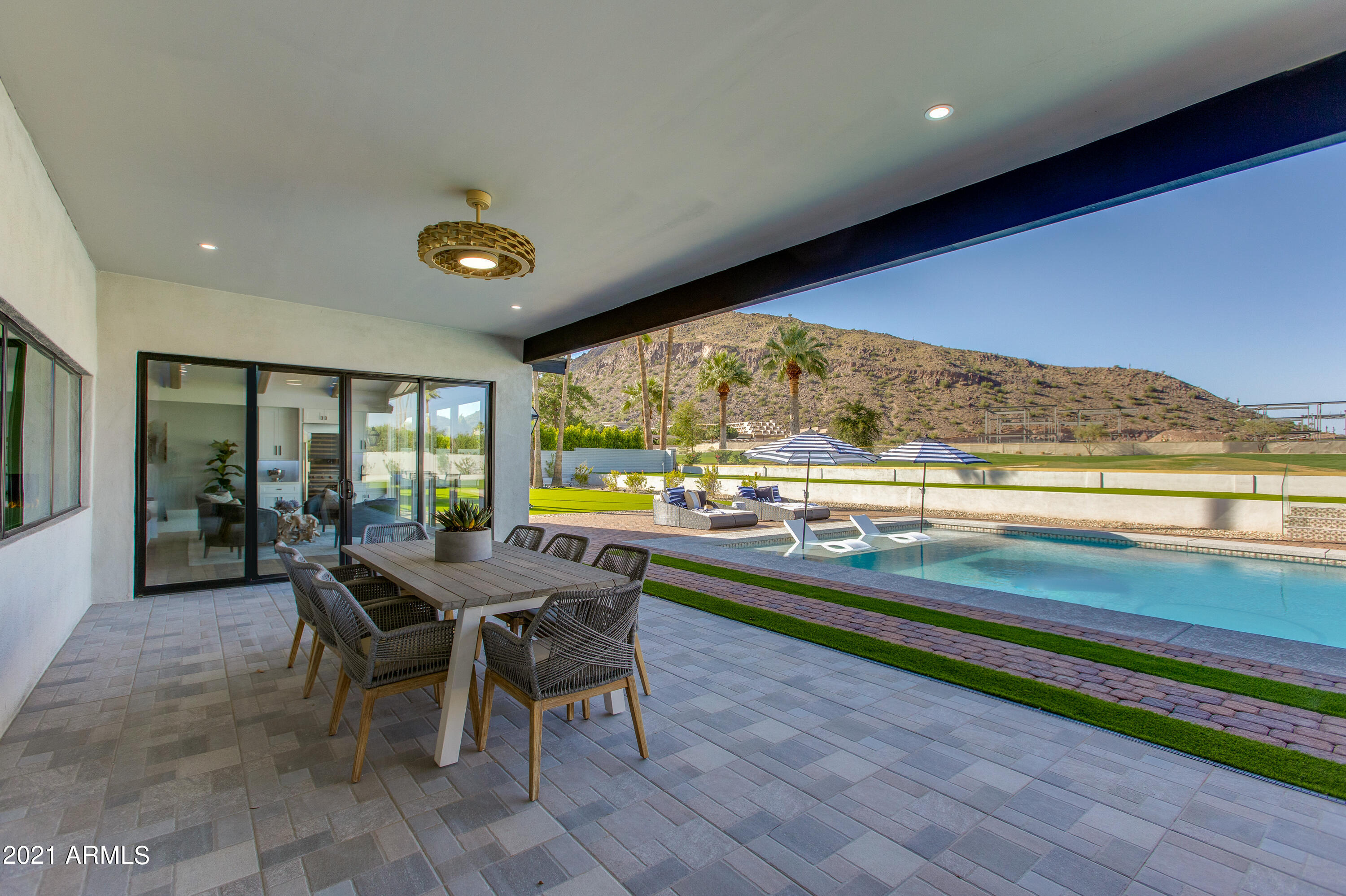 CAMELBACK EAST - Residential
