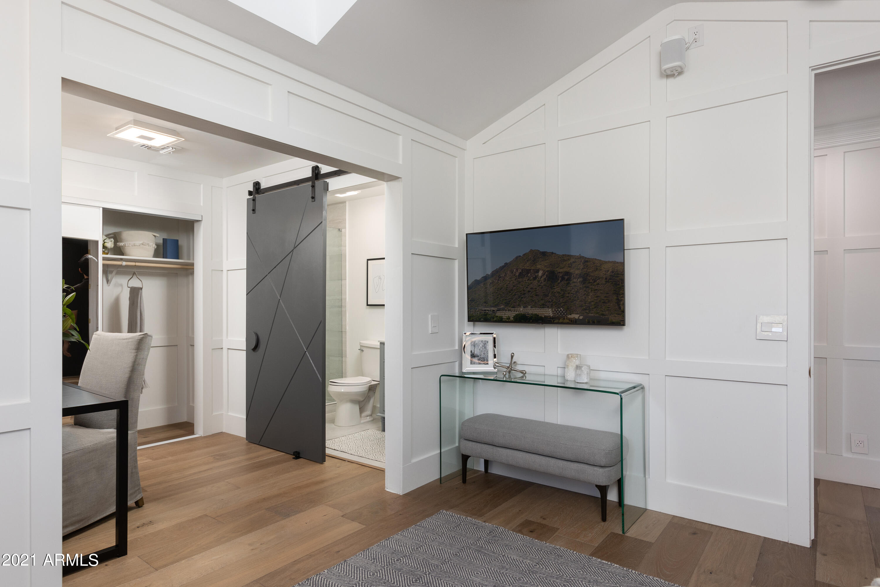 CAMELBACK EAST - Residential