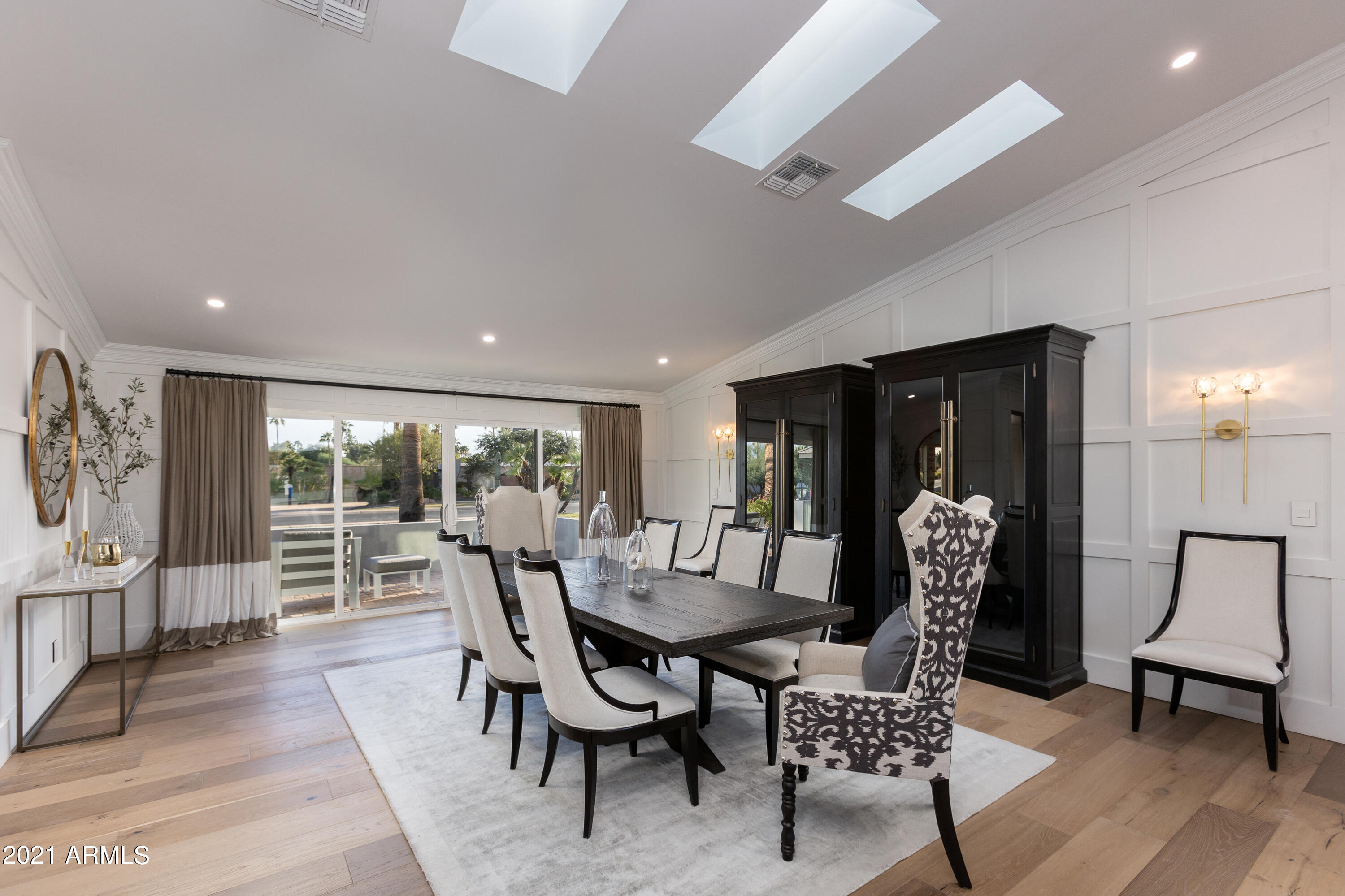 CAMELBACK EAST - Residential