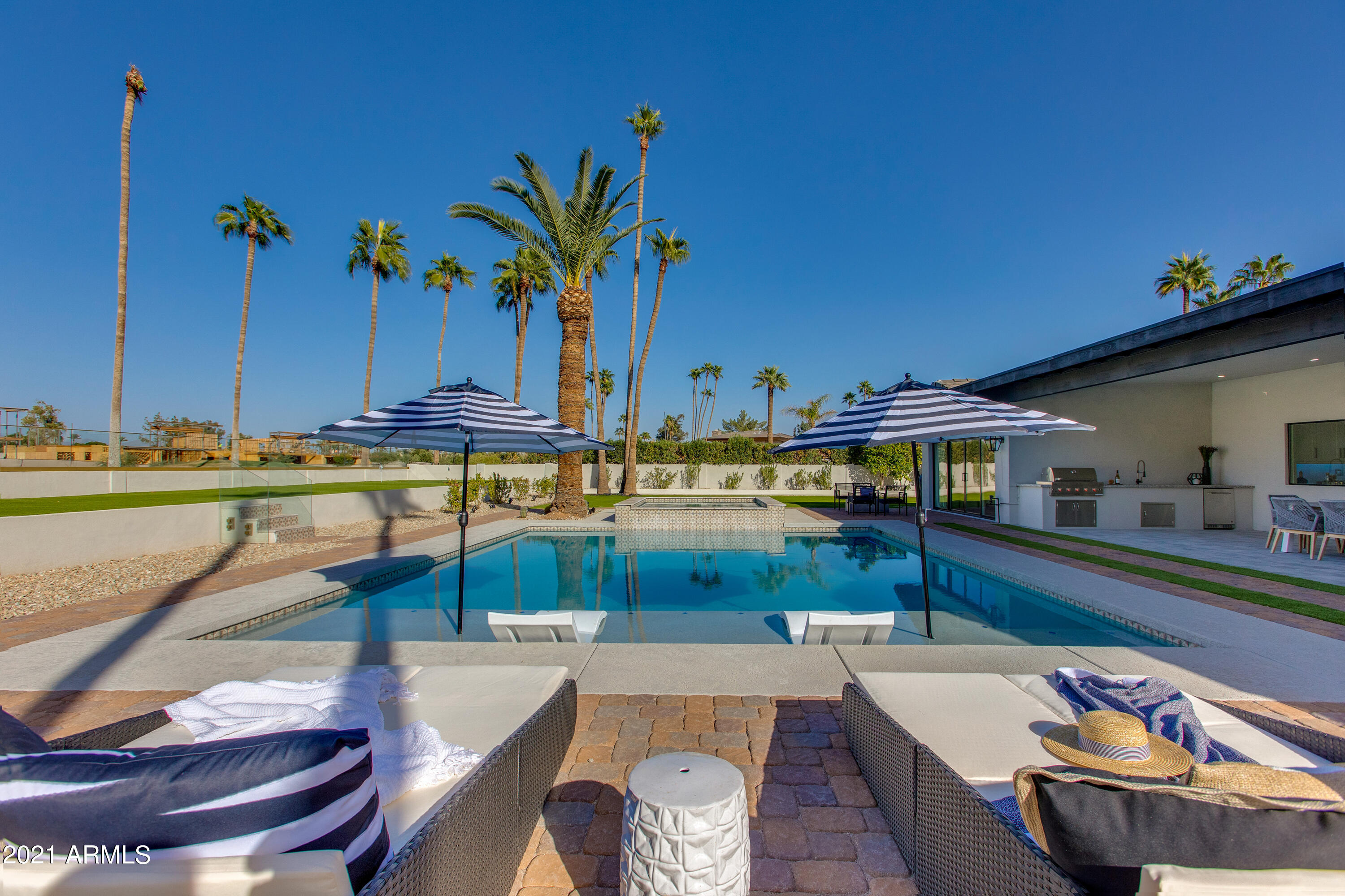 CAMELBACK EAST - Residential