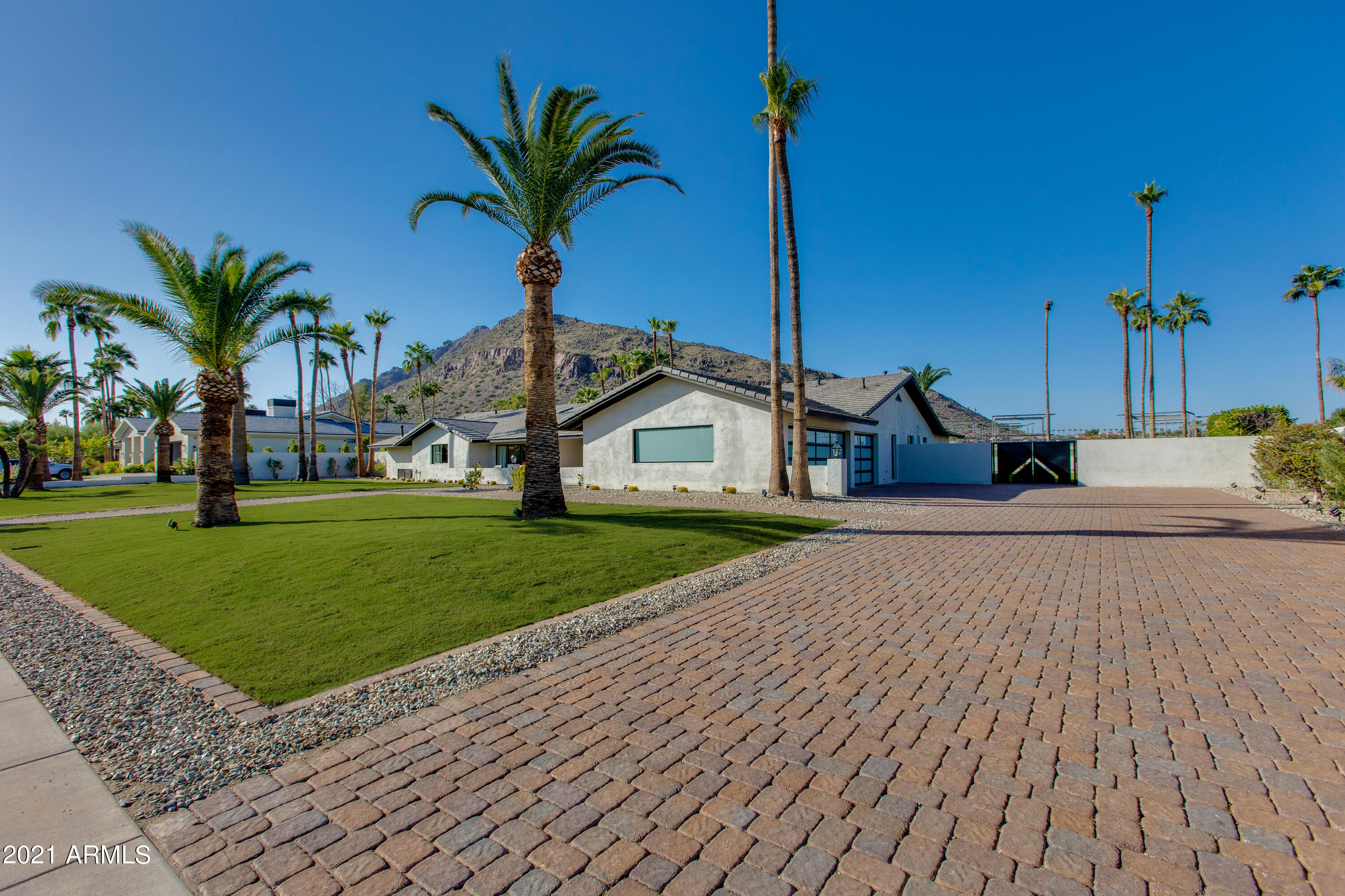 CAMELBACK EAST - Residential