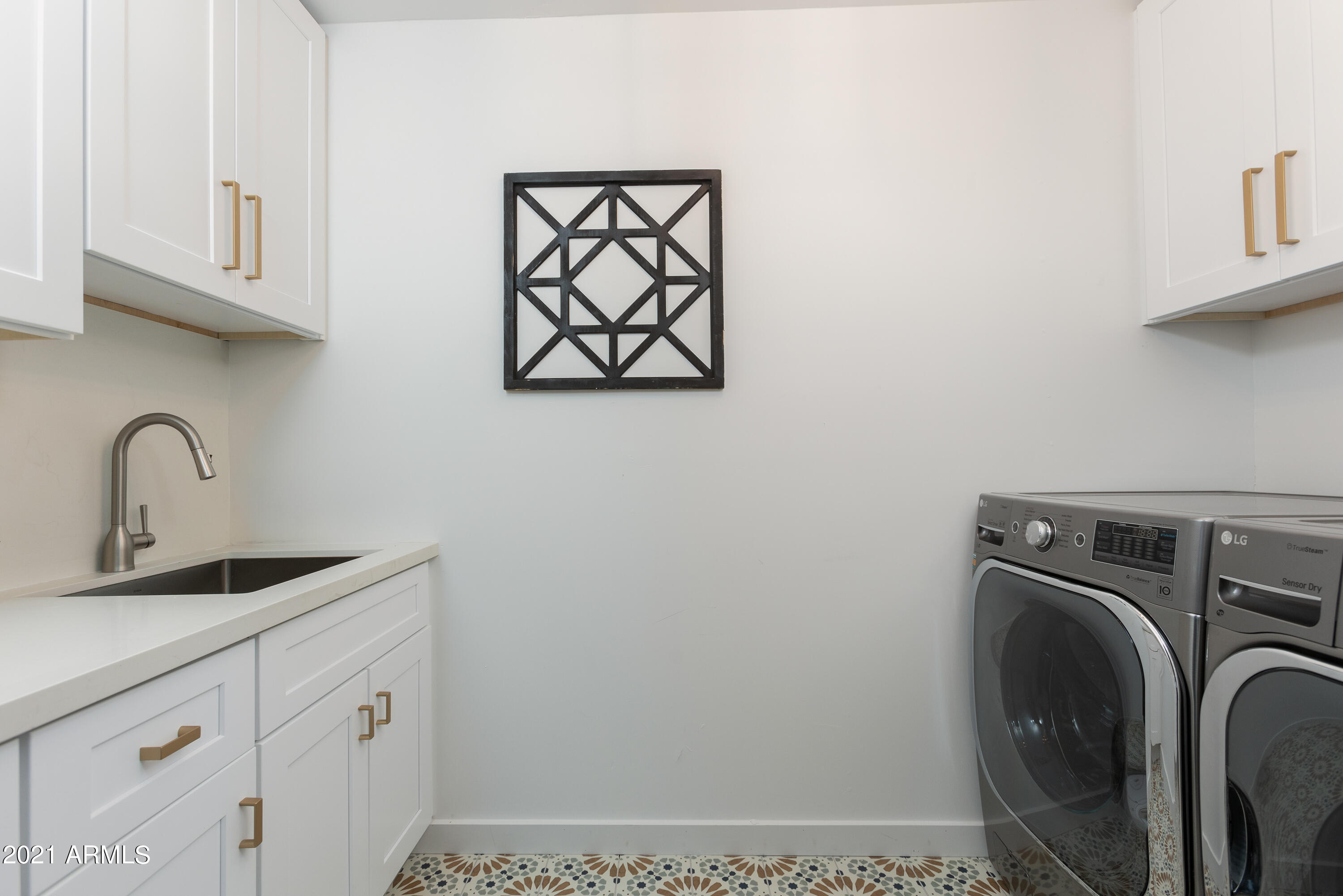 CAMELBACK EAST - Residential