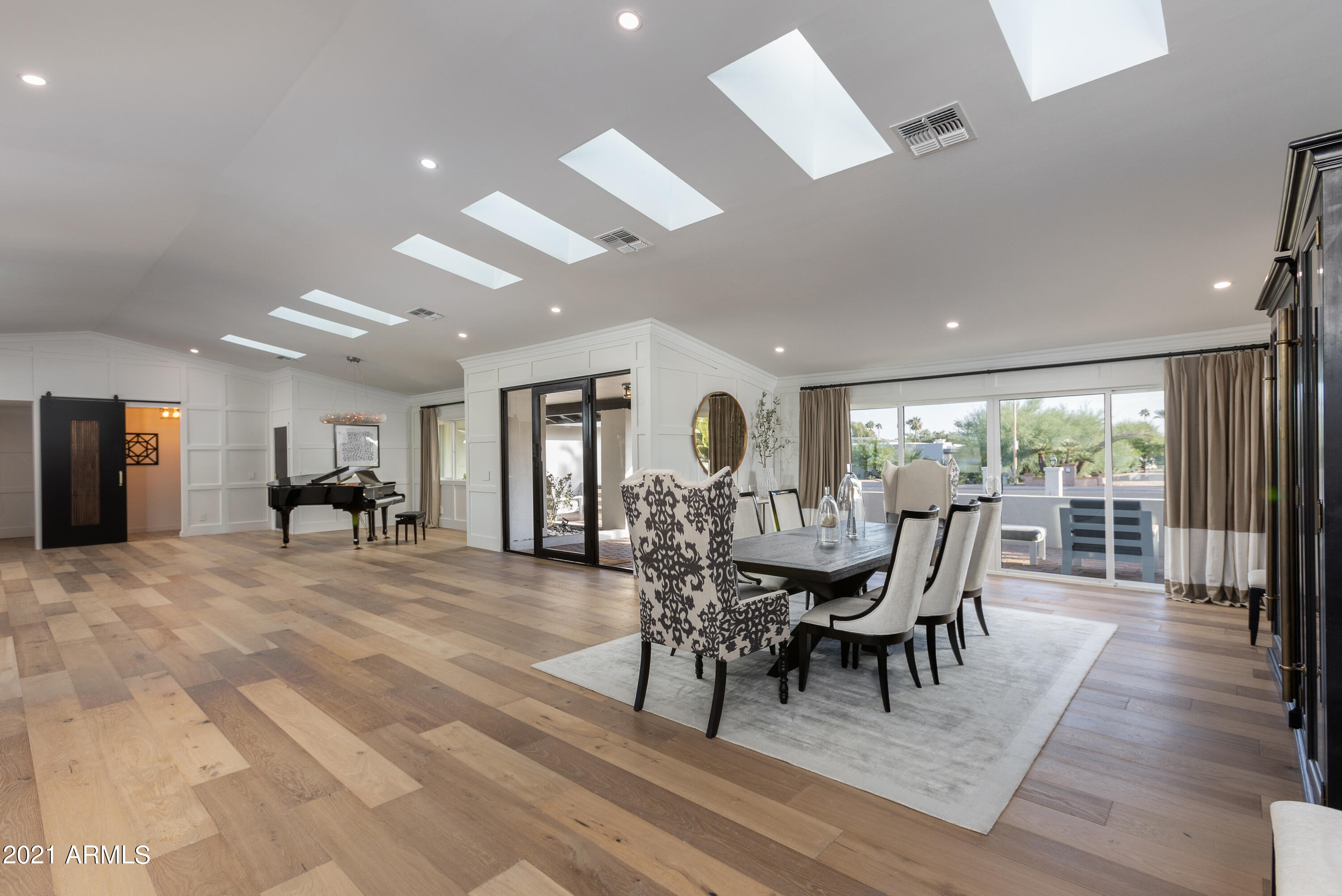 CAMELBACK EAST - Residential