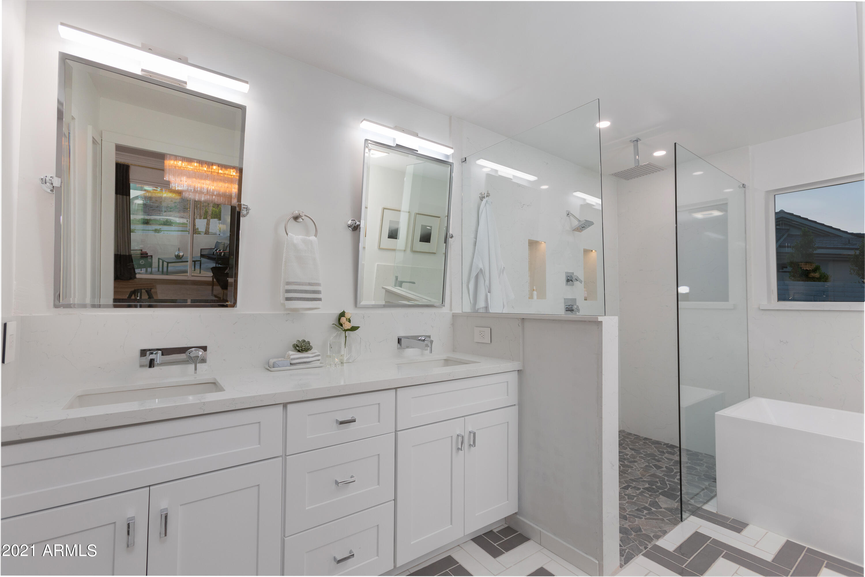 CAMELBACK EAST - Residential